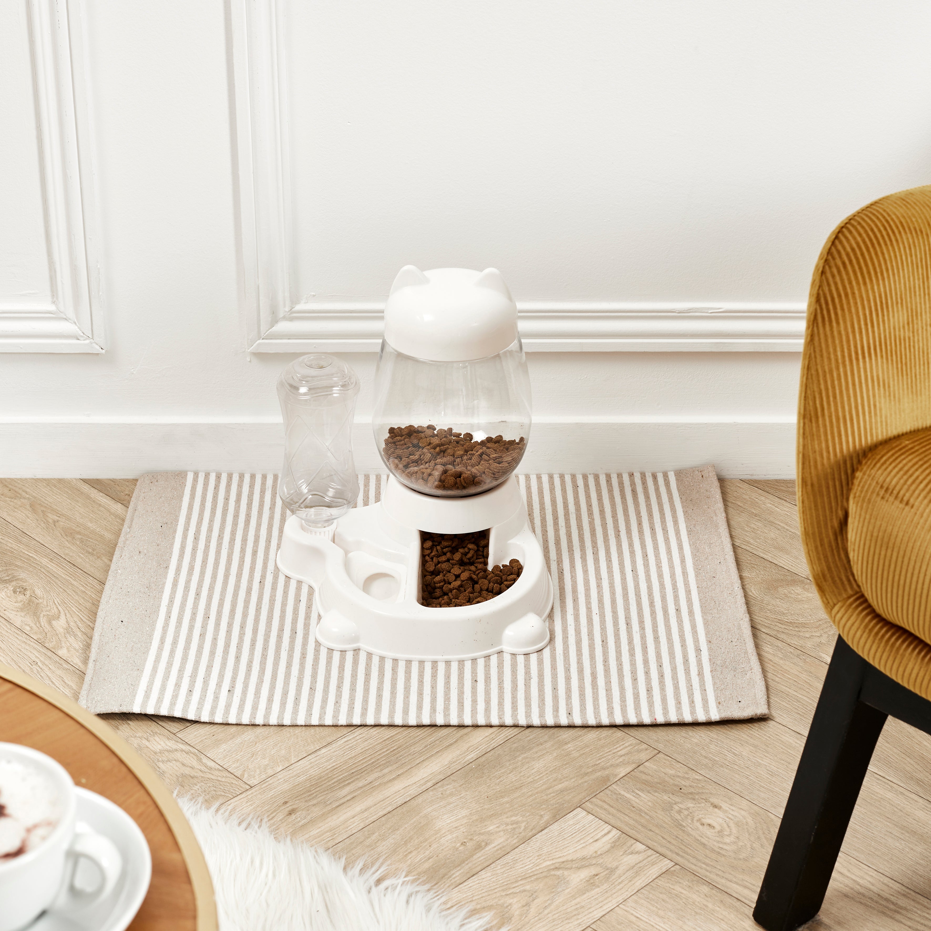 DISTRIBUTEUR EAU ET CROQUETTE POUR ANIMAUX