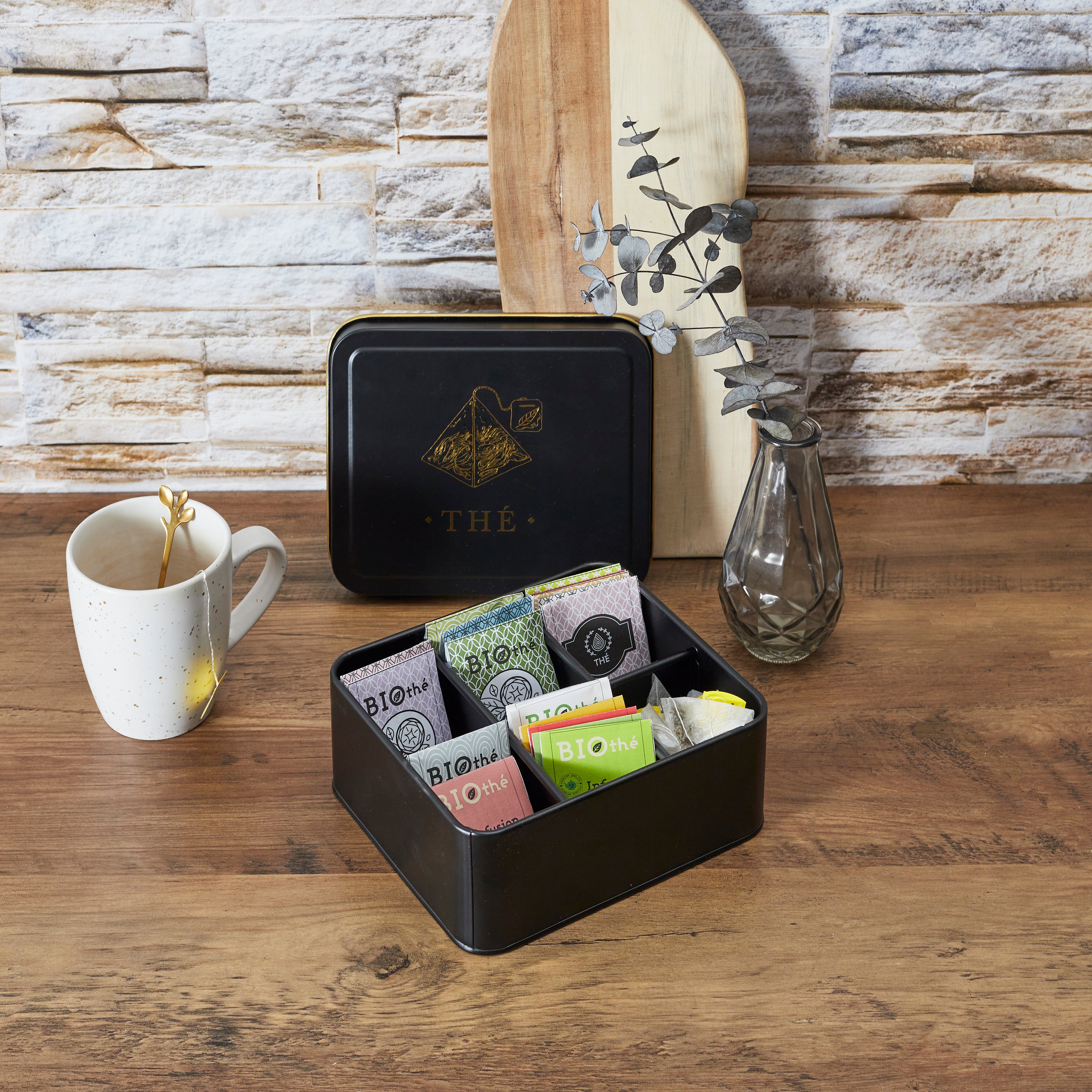 BOITE METAL NOIR ET DORE SACHET DE THE