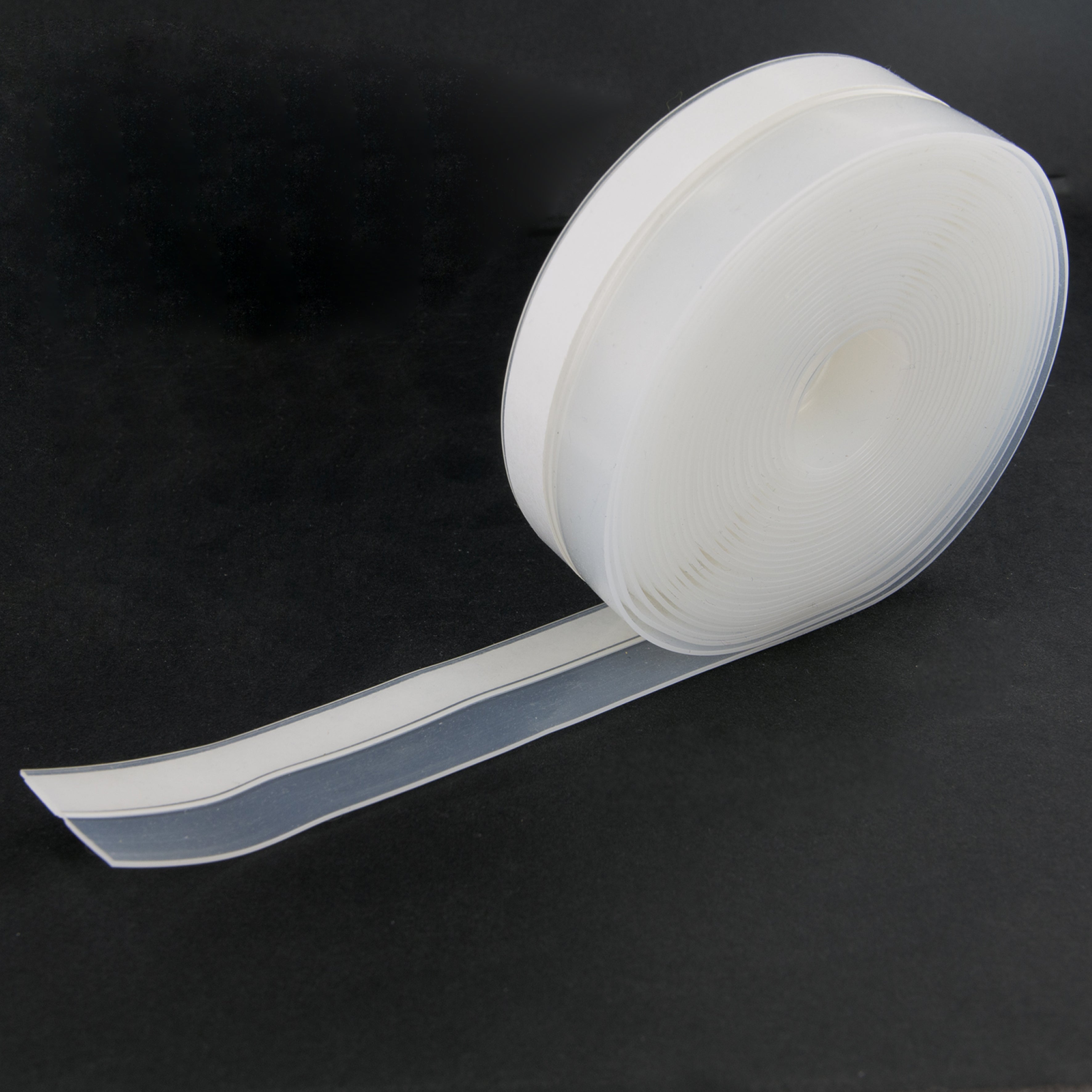 RUBAN ADHESIF COUPE VENT 4M