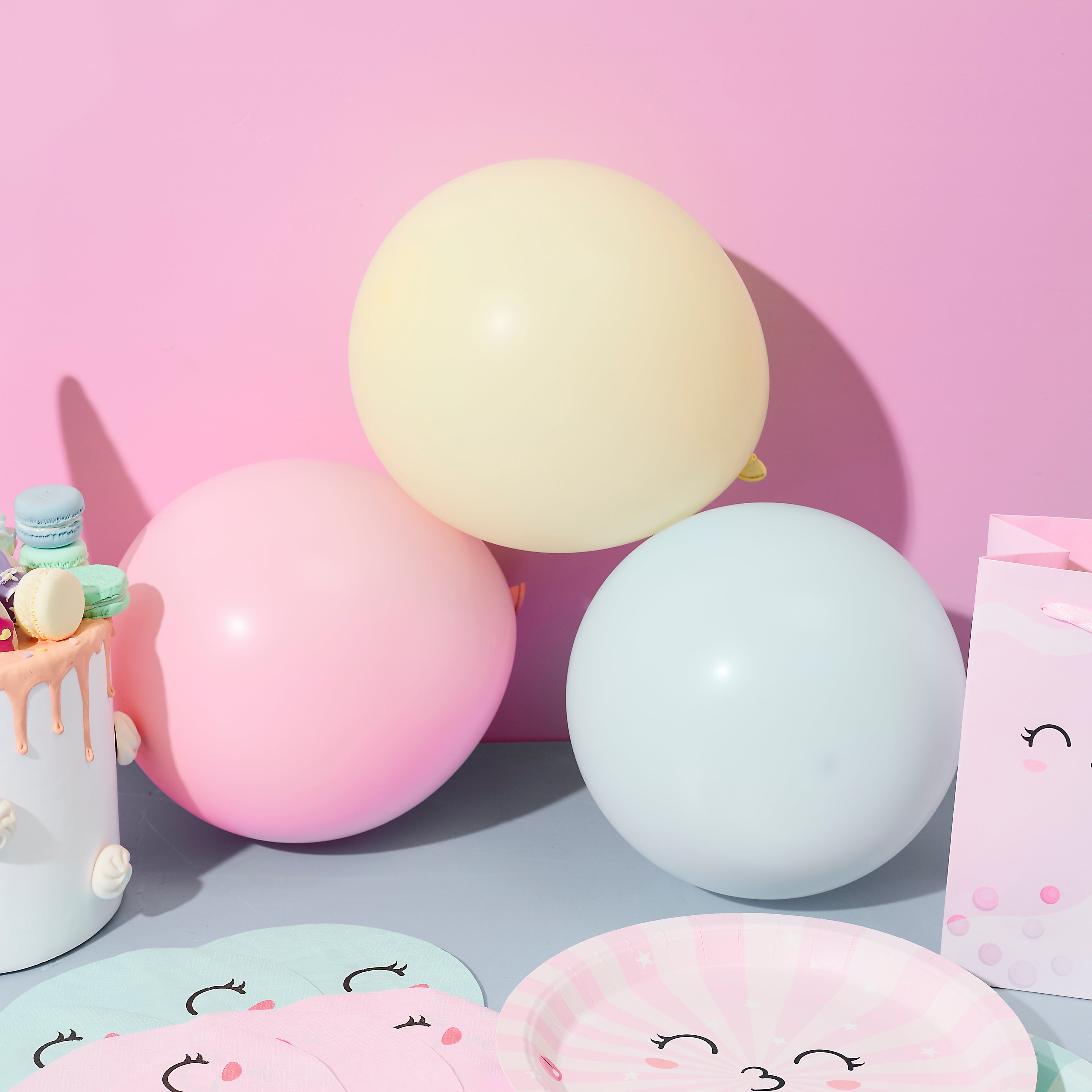 BALLON BAUDRUCHE AVEC STICKER KAWAII X10PCS