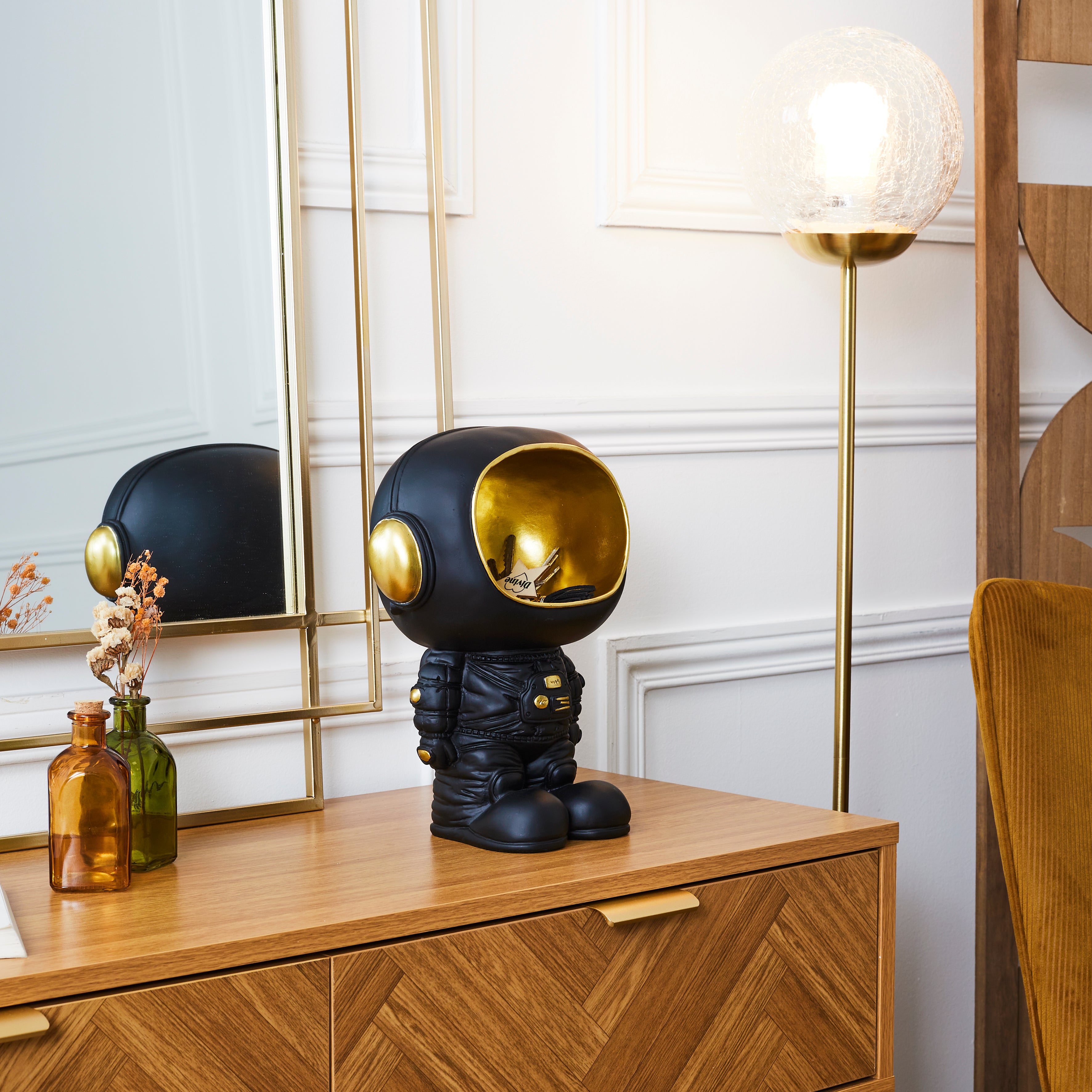 STATUE ASTRONAUTE VIDE POCHE NOIR