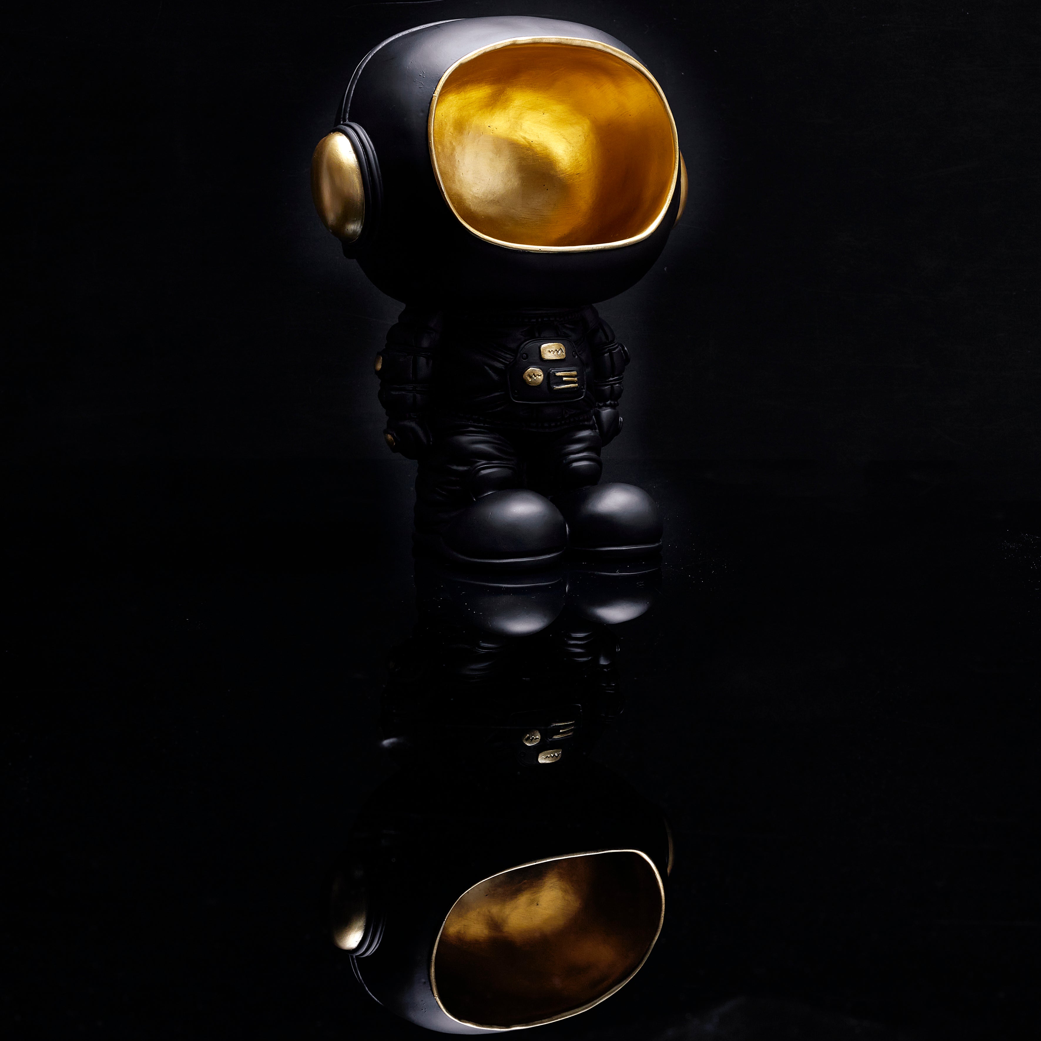 STATUE ASTRONAUTE VIDE POCHE NOIR