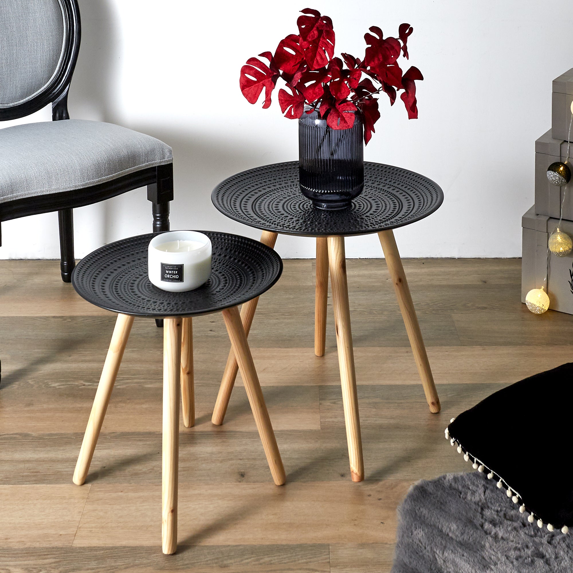 TABLE GIGOGNE RONDE RELIEF NOIR X2