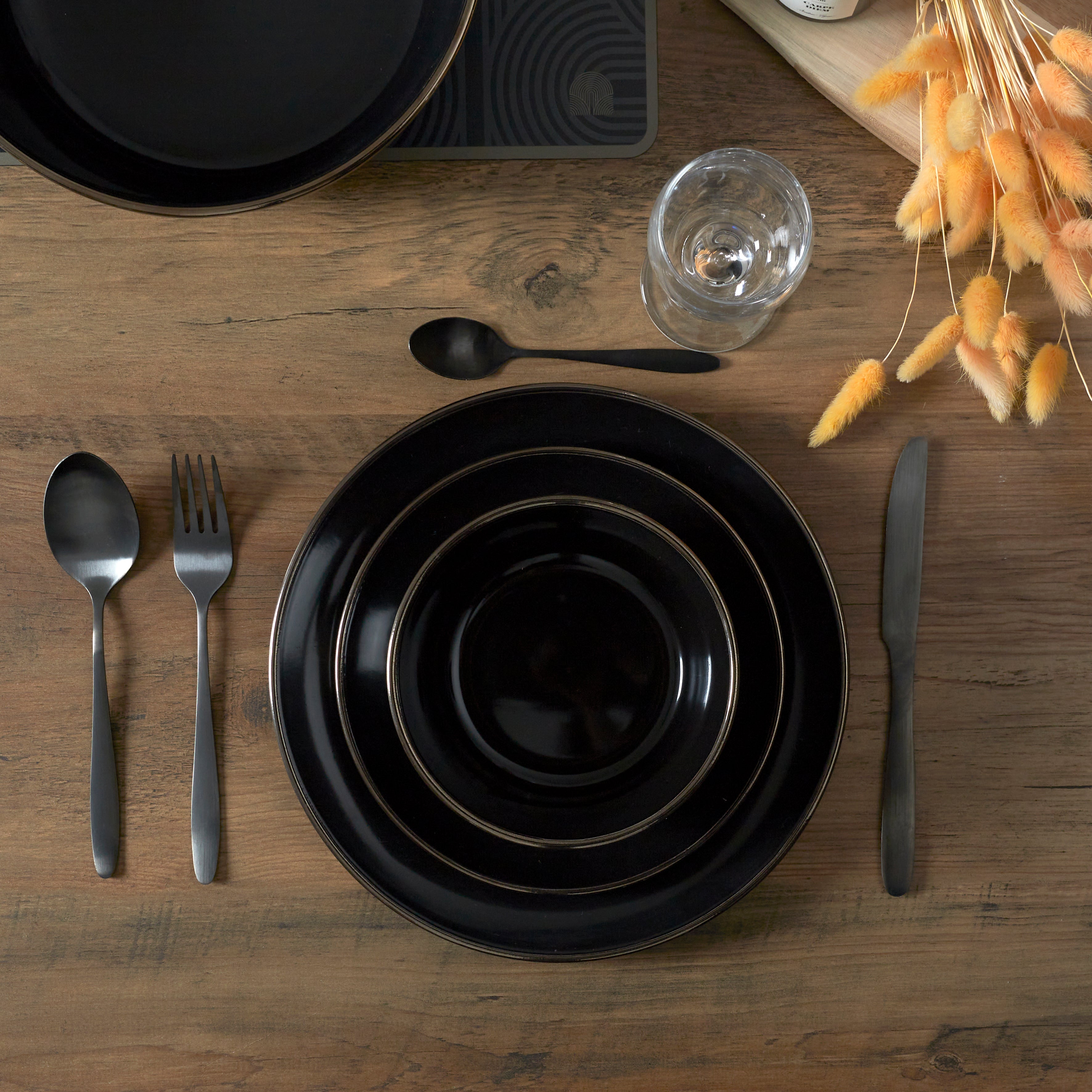 ASSIETTE NOIRE LISERE DORE D20CM - LOT DE 6