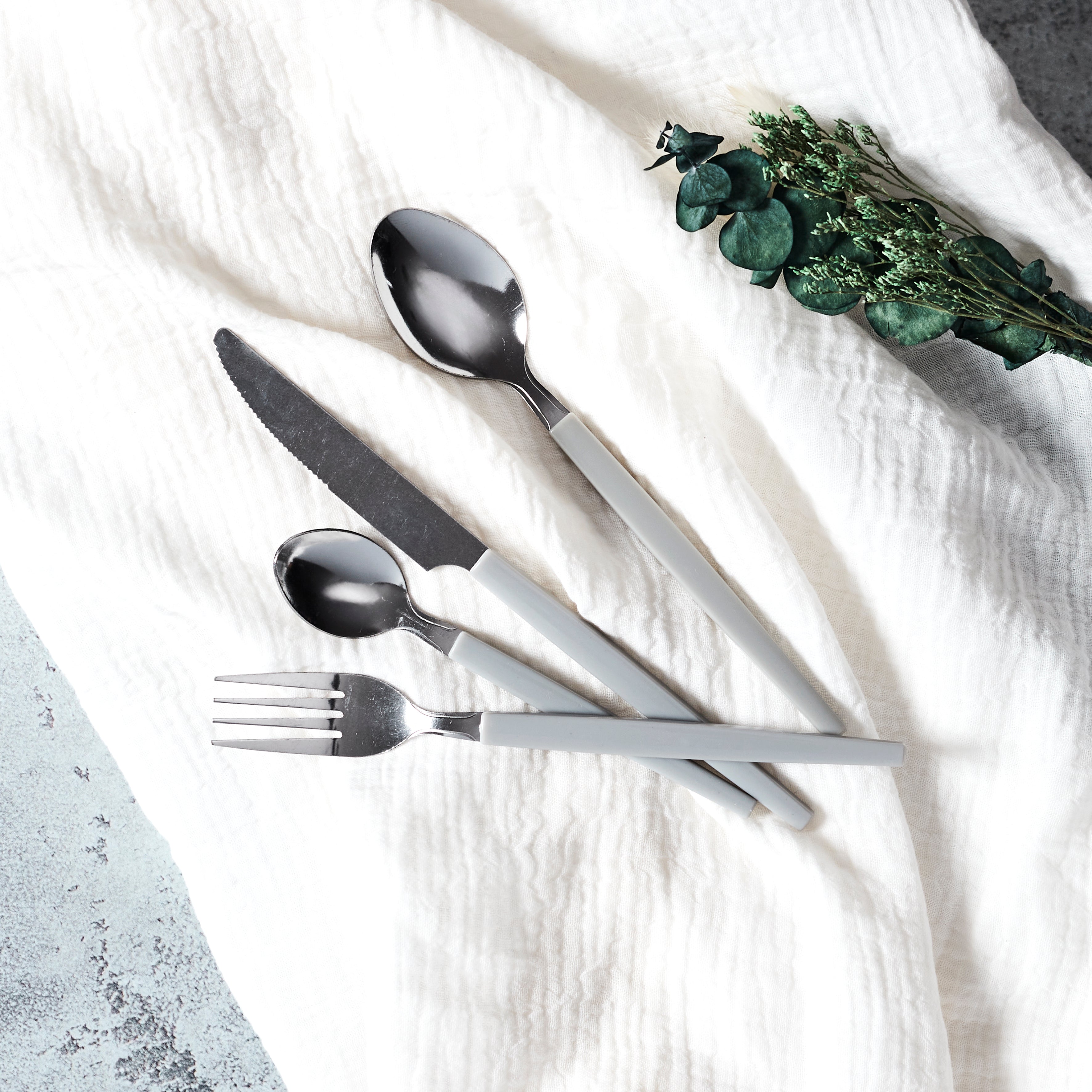 MENAGERE 16PCS INDISPENSABLE