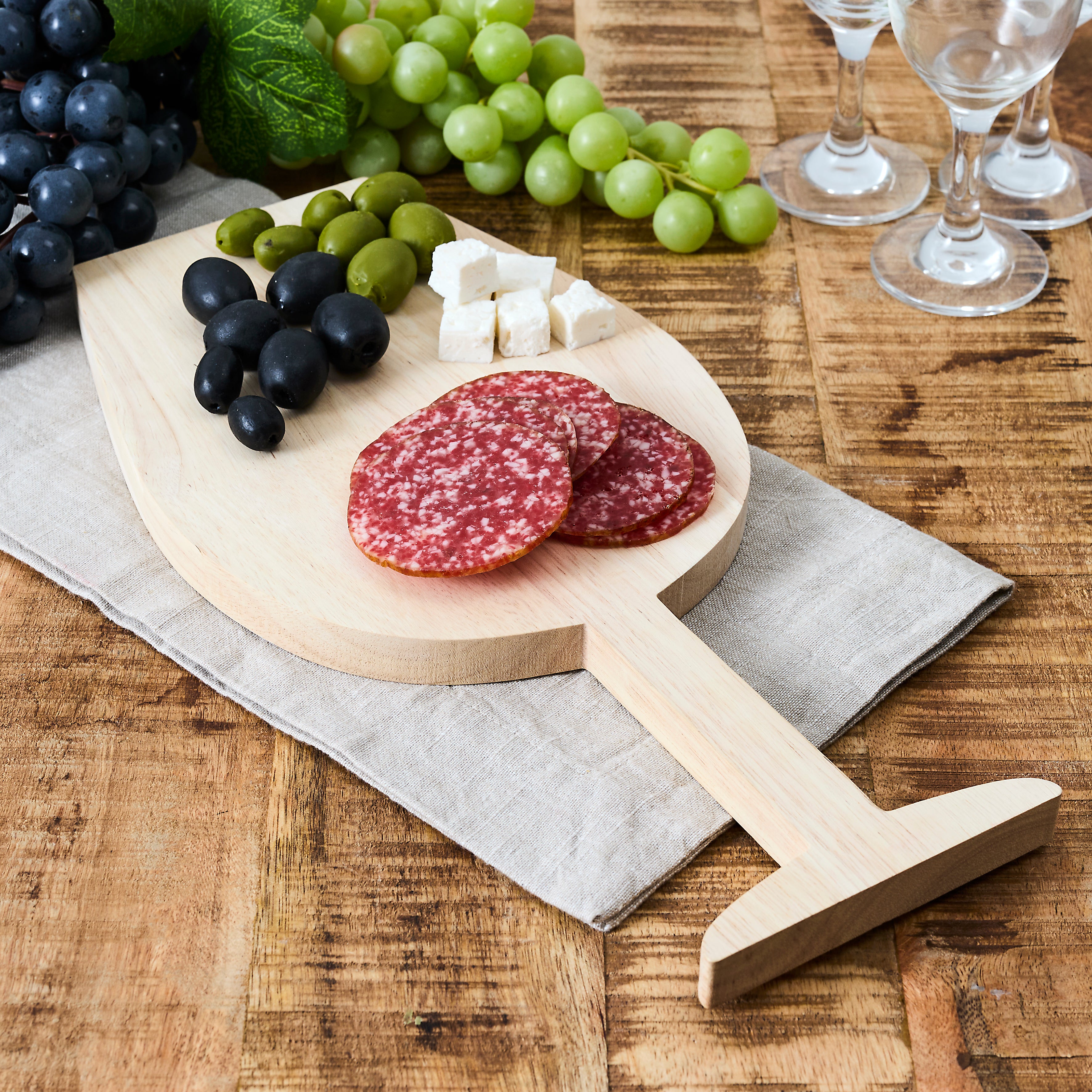 PLANCHE APERO EN FORME DE VERRE DE VIN