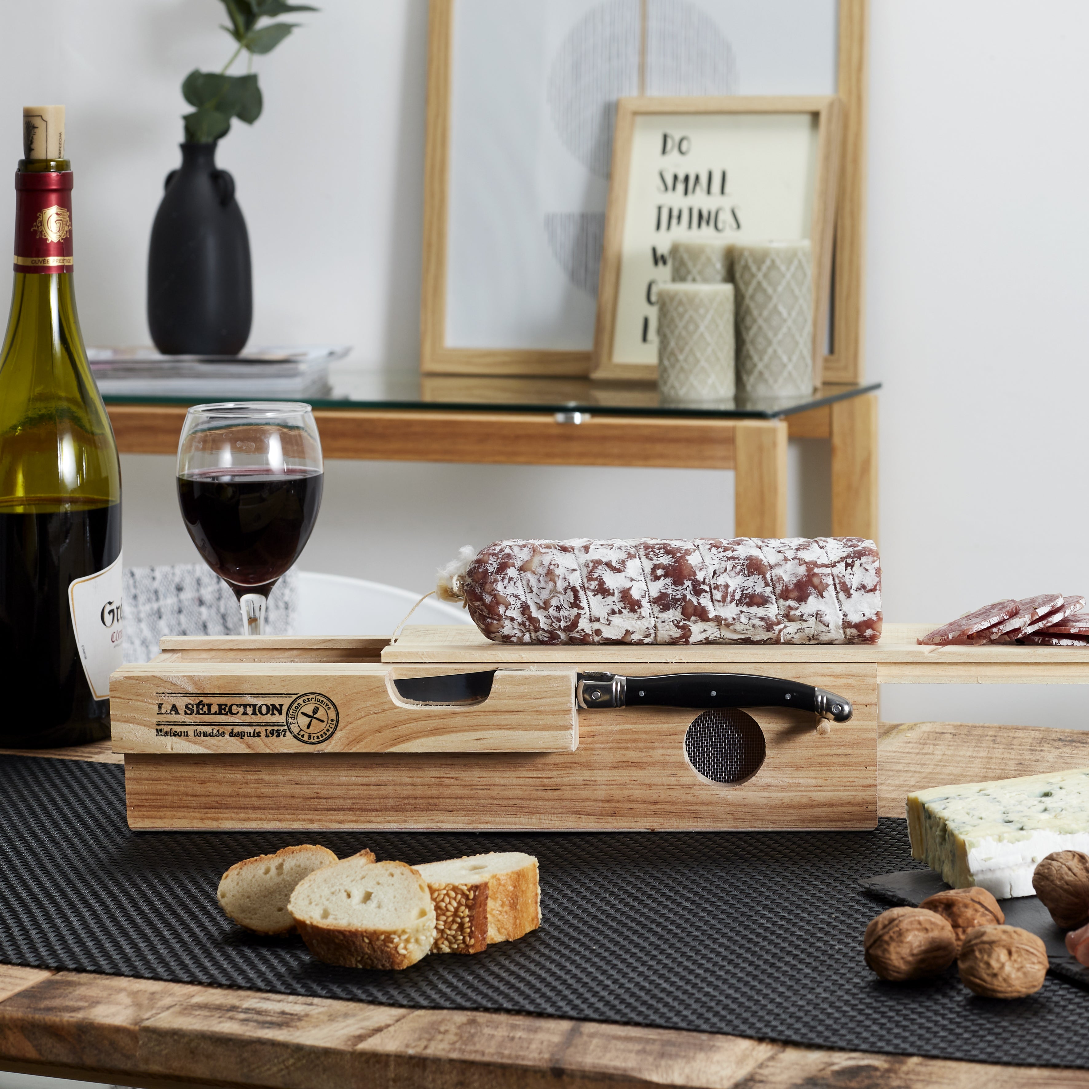CAVE A SAUCISSON ET COUTEAU