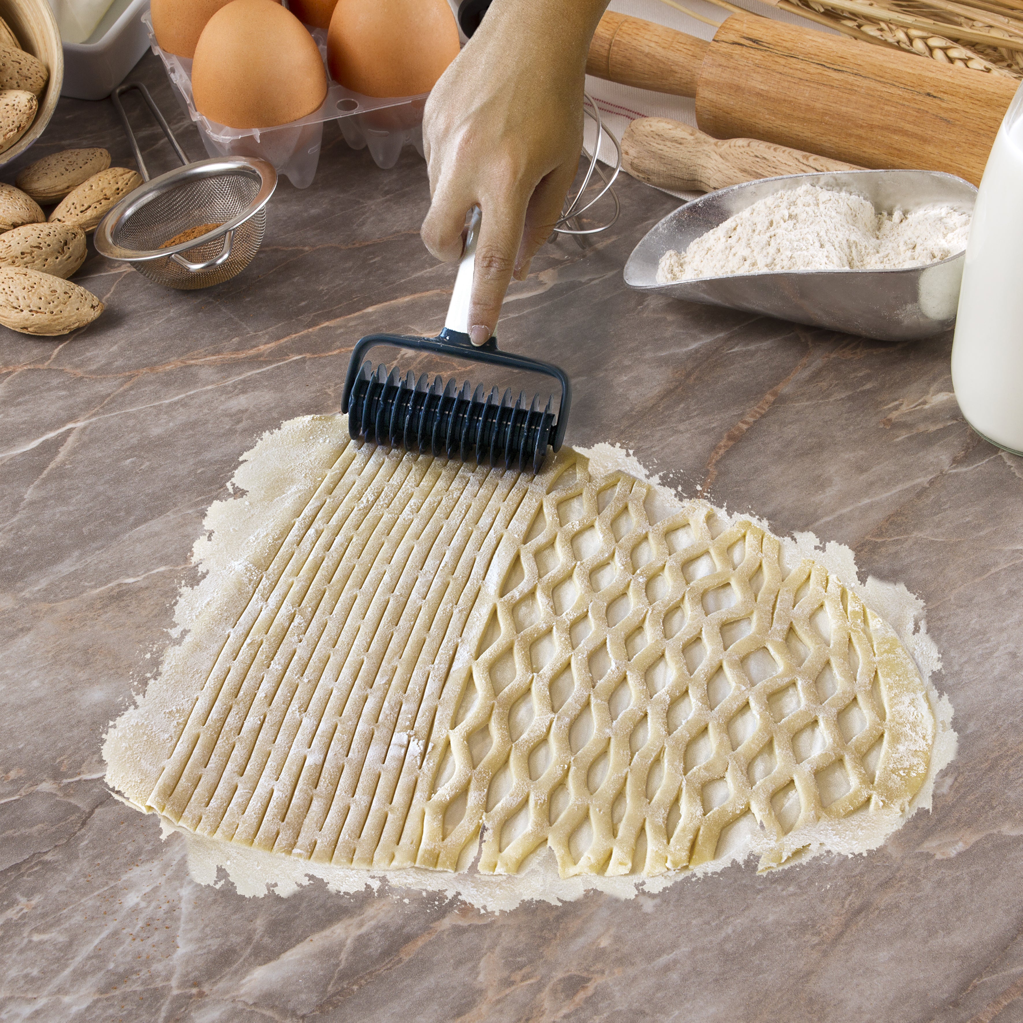 DECORATEUR DE PATE 17.5CM