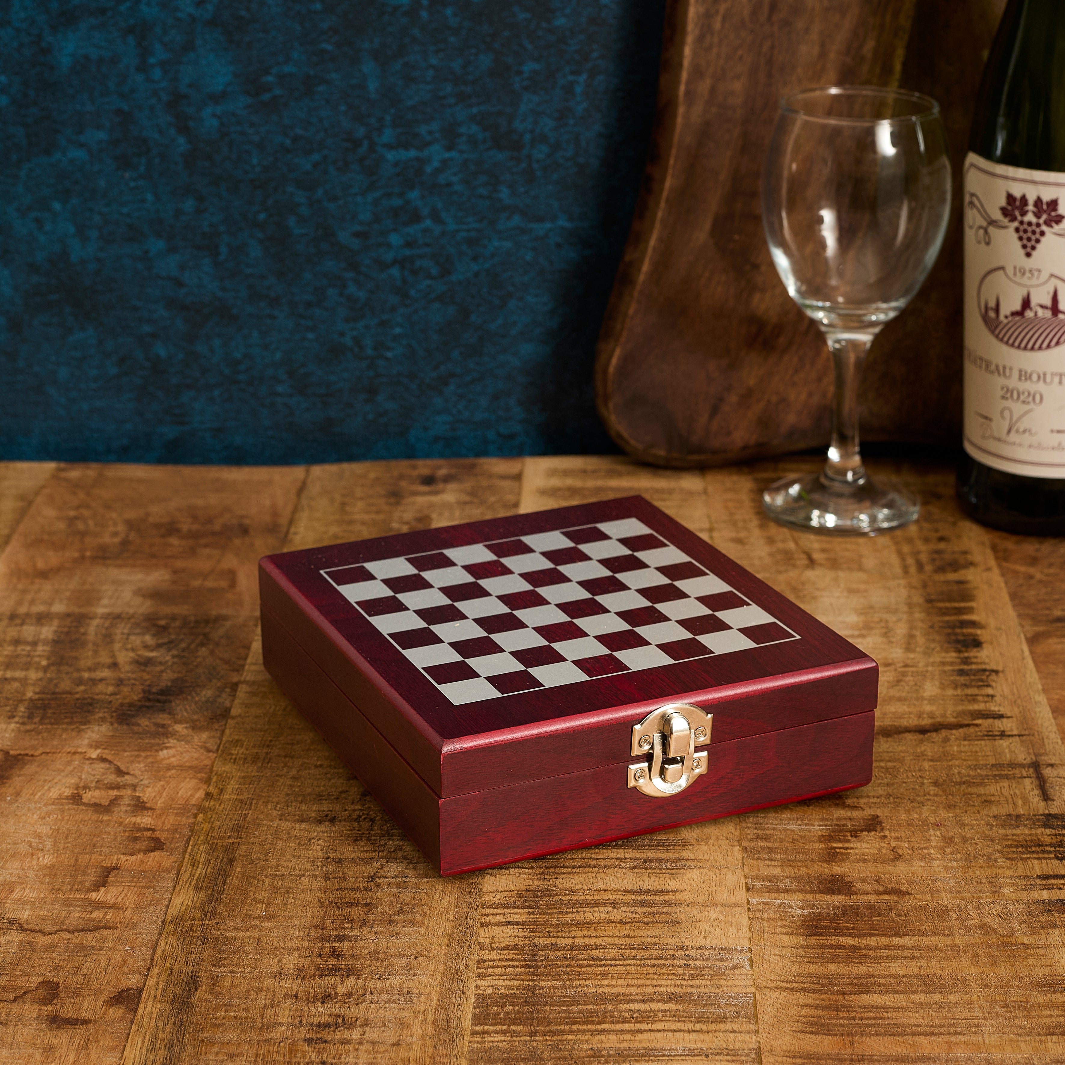 COFFRET VIN 4 PIECES AVEC ECHIQUIER