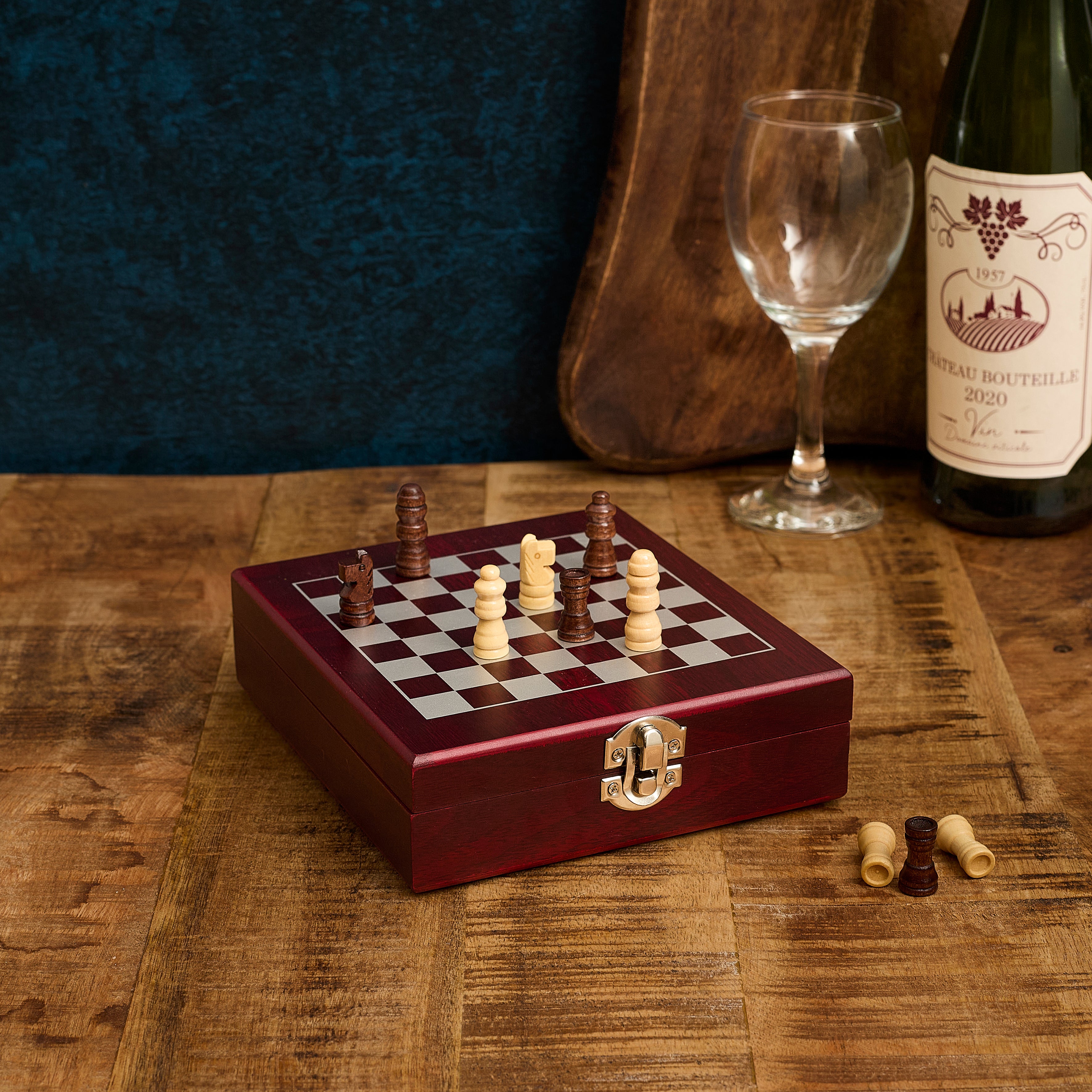 COFFRET VIN 4 PIECES AVEC ECHIQUIER