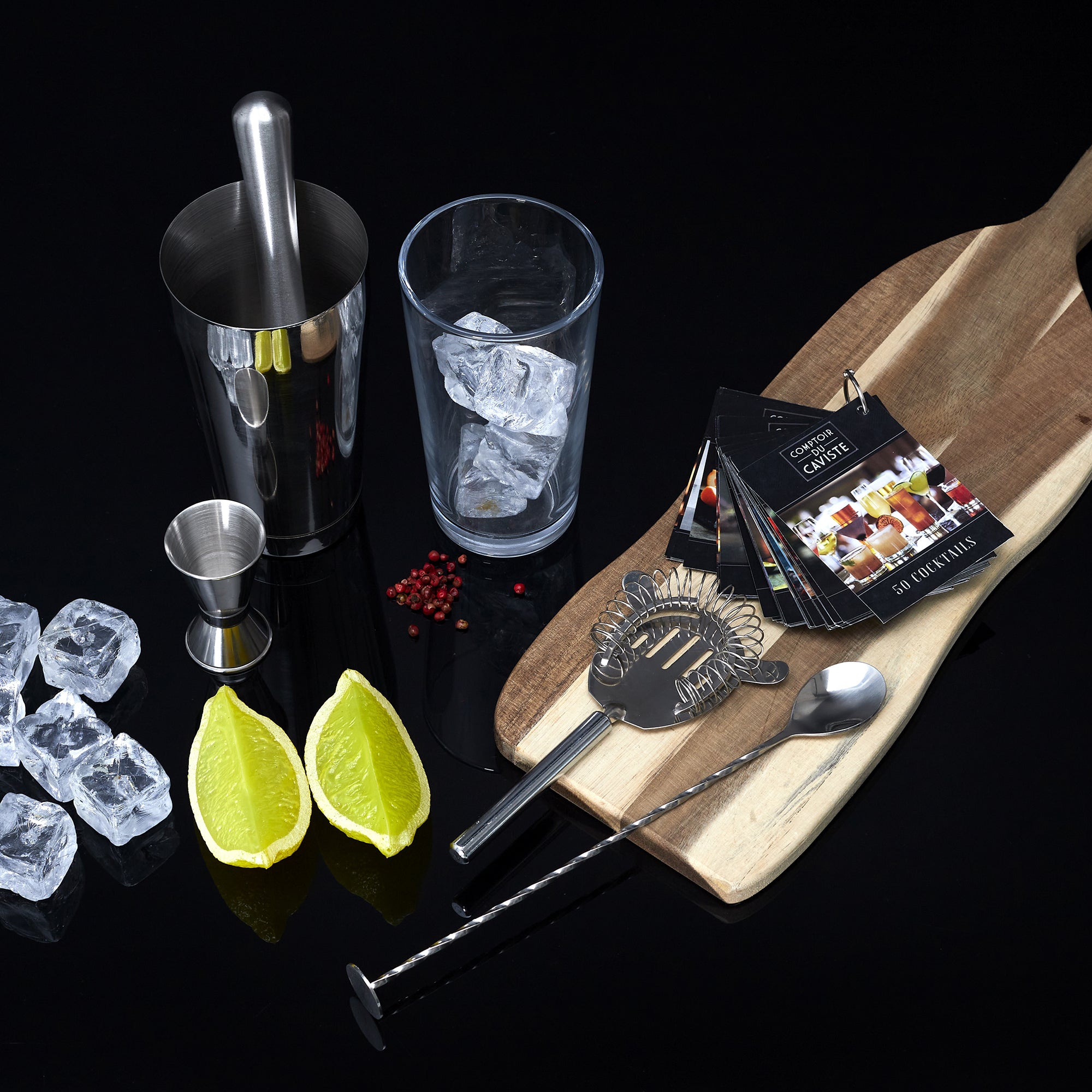 SET A COCKTAIL 5 ACCESSOIRES ET 50 RECETTES