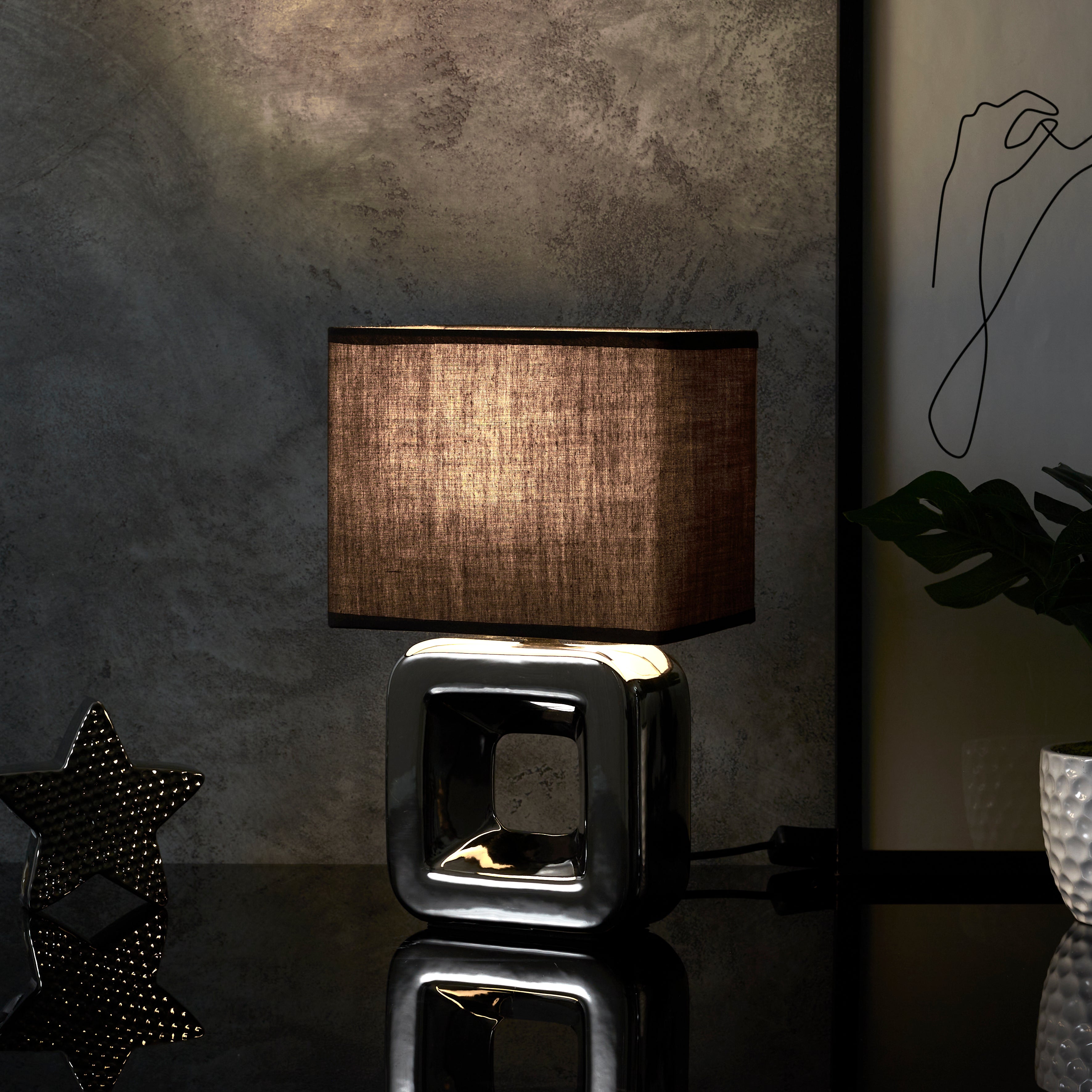 LAMPE CERAMIQUE FINITION CHROMEE H32.5CM