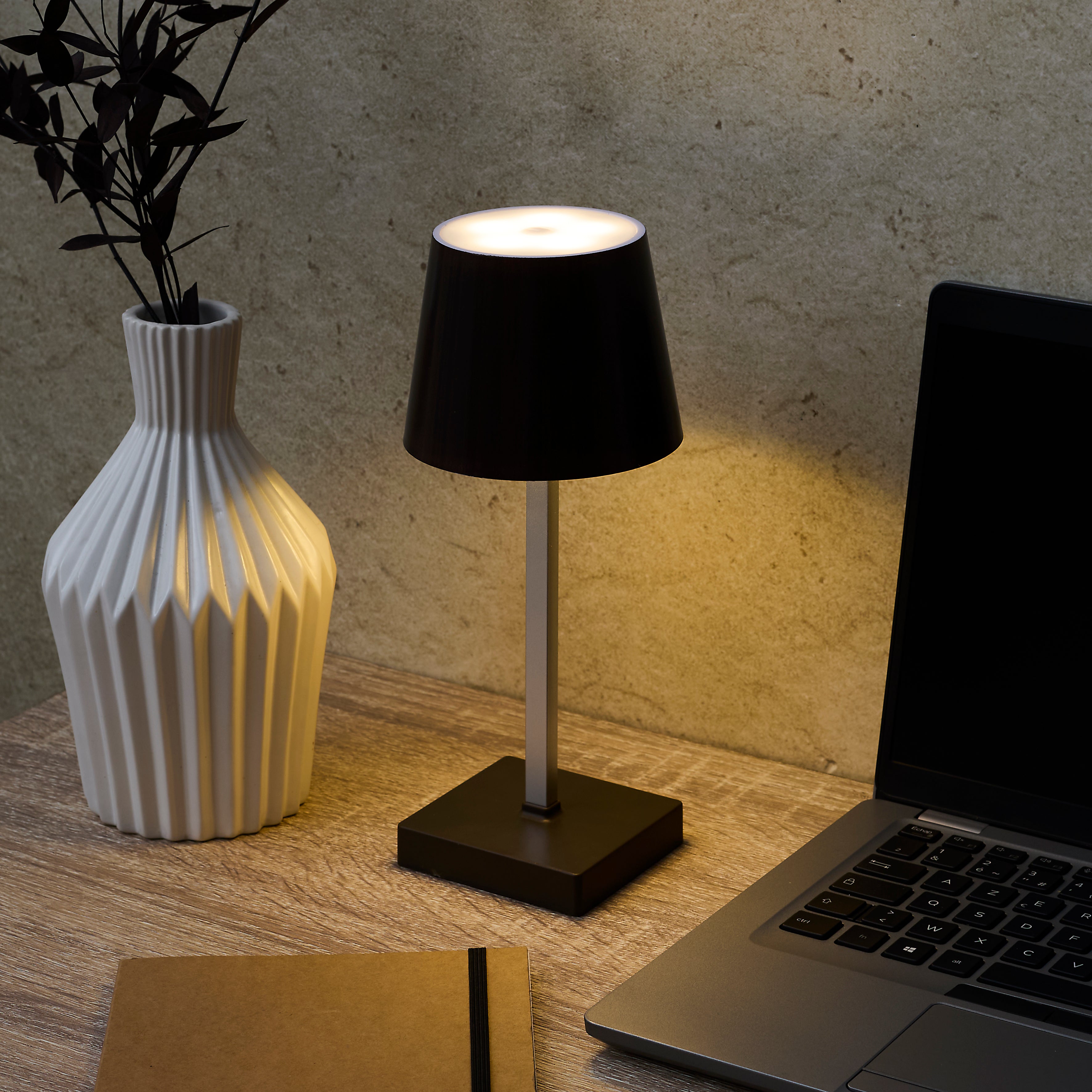 LAMPE DE TABLE A PILES EFFET BOIS H26CM