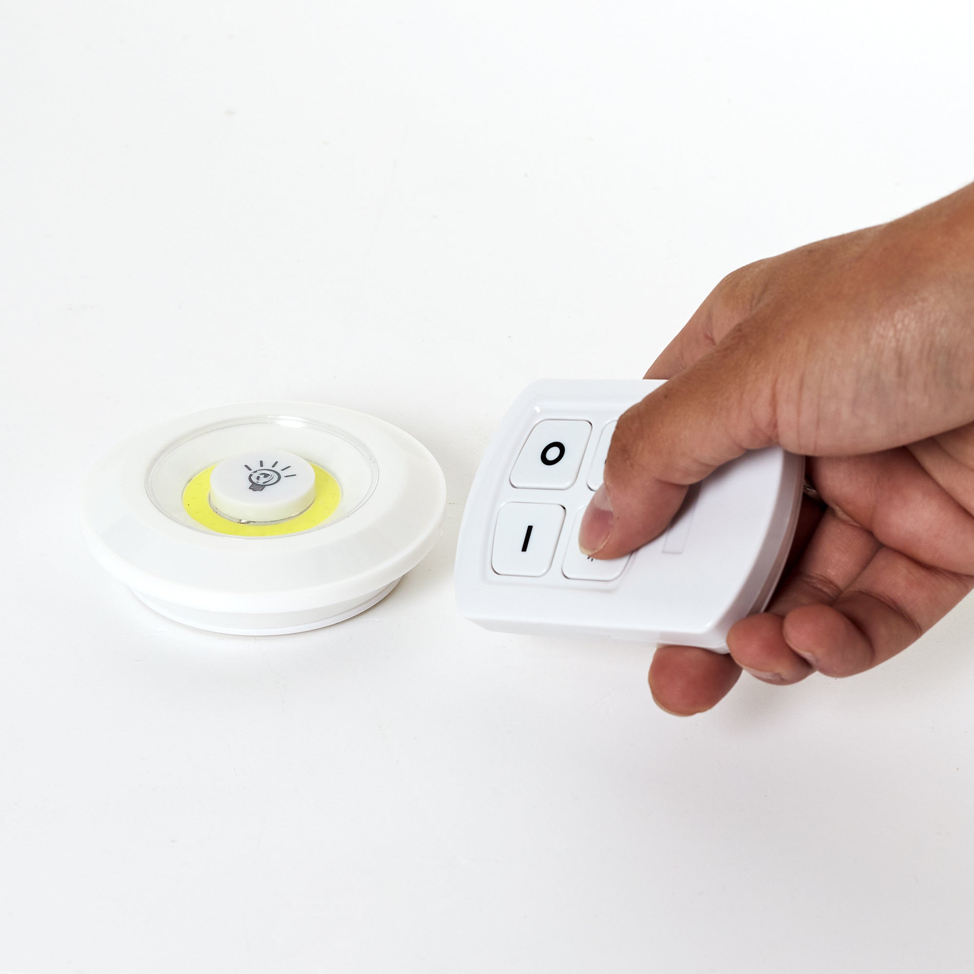 LAMPE LED COB A PRESSION X2 AVEC TELECOMMANDE