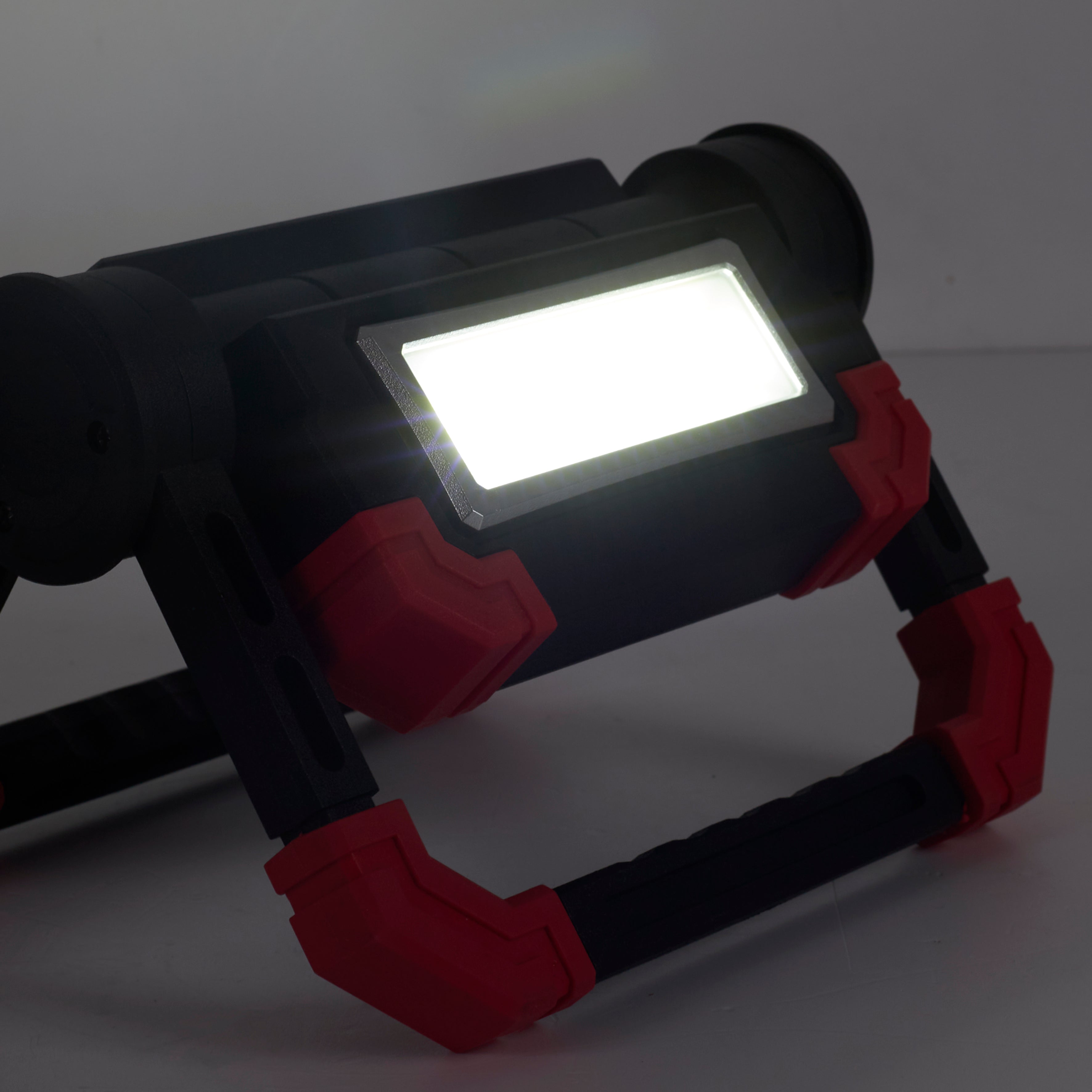 LUMINAIRE COB UTILITAIRE ORIENTABLE