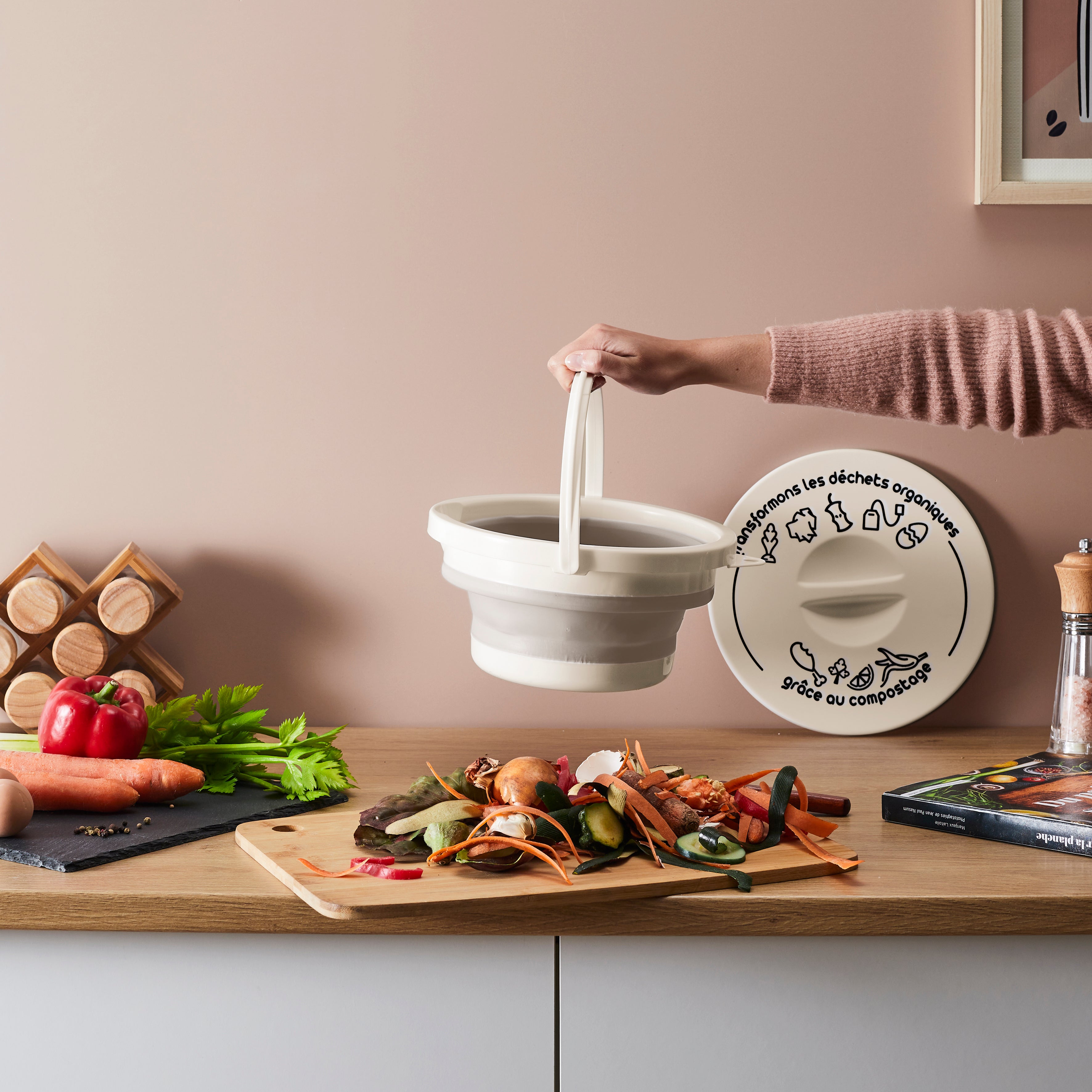 SEAU A COMPOST PLIABLE AVEC ANSE ET COUVERCLE