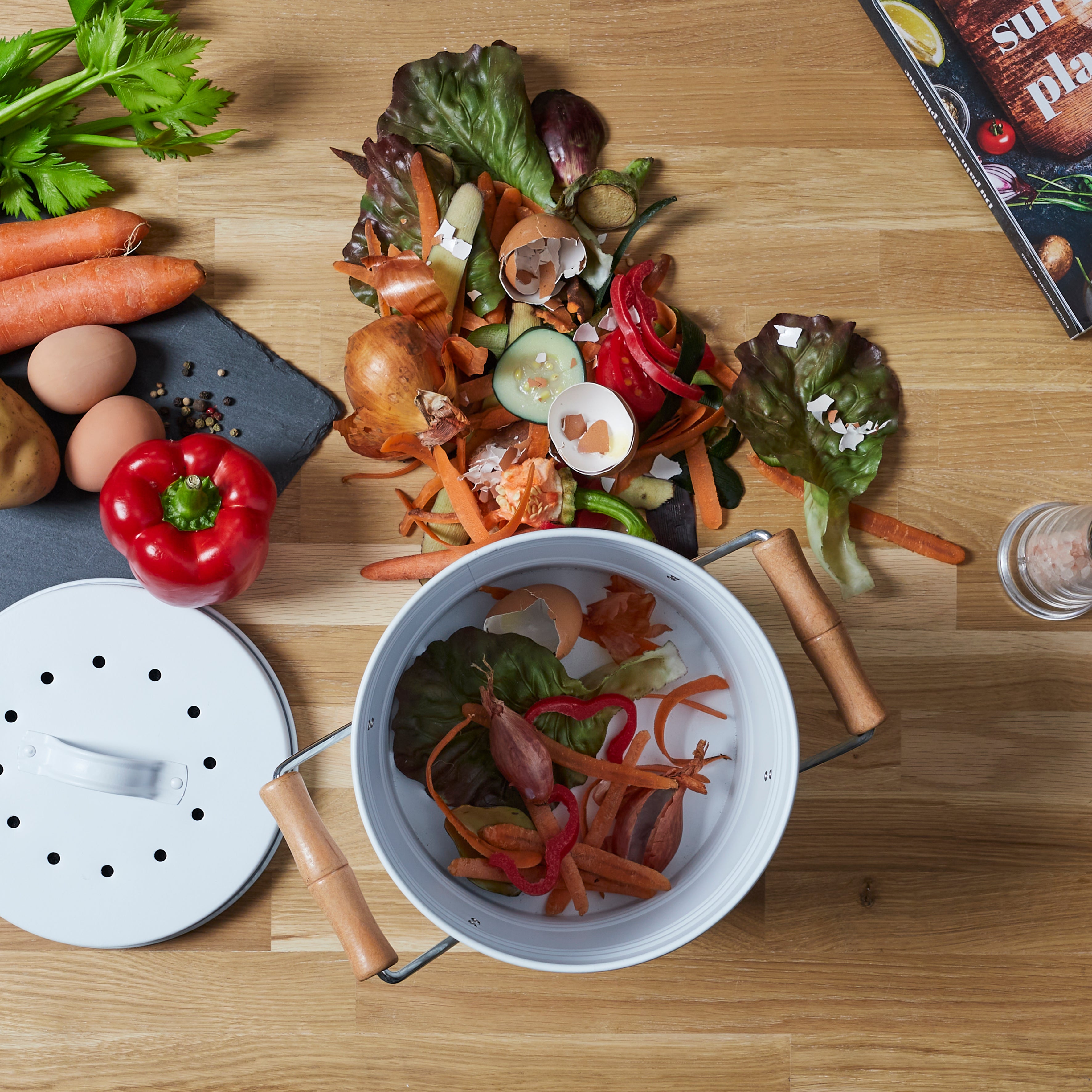 POUBELLE A COMPOST METAL COUVERCLE ET POIGNEES