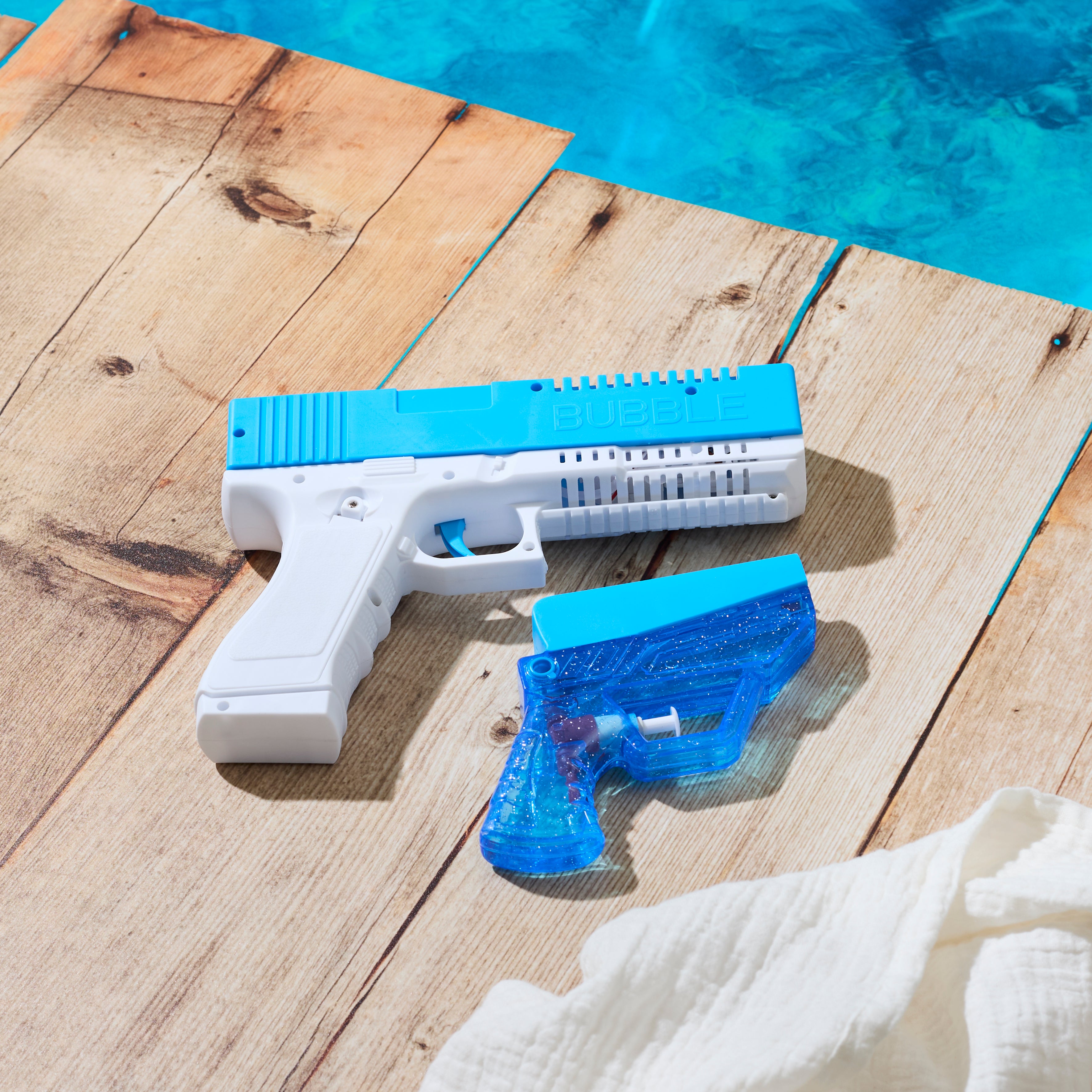 PISTOLET X2 A BULLES ET A EAU 2 EN 1