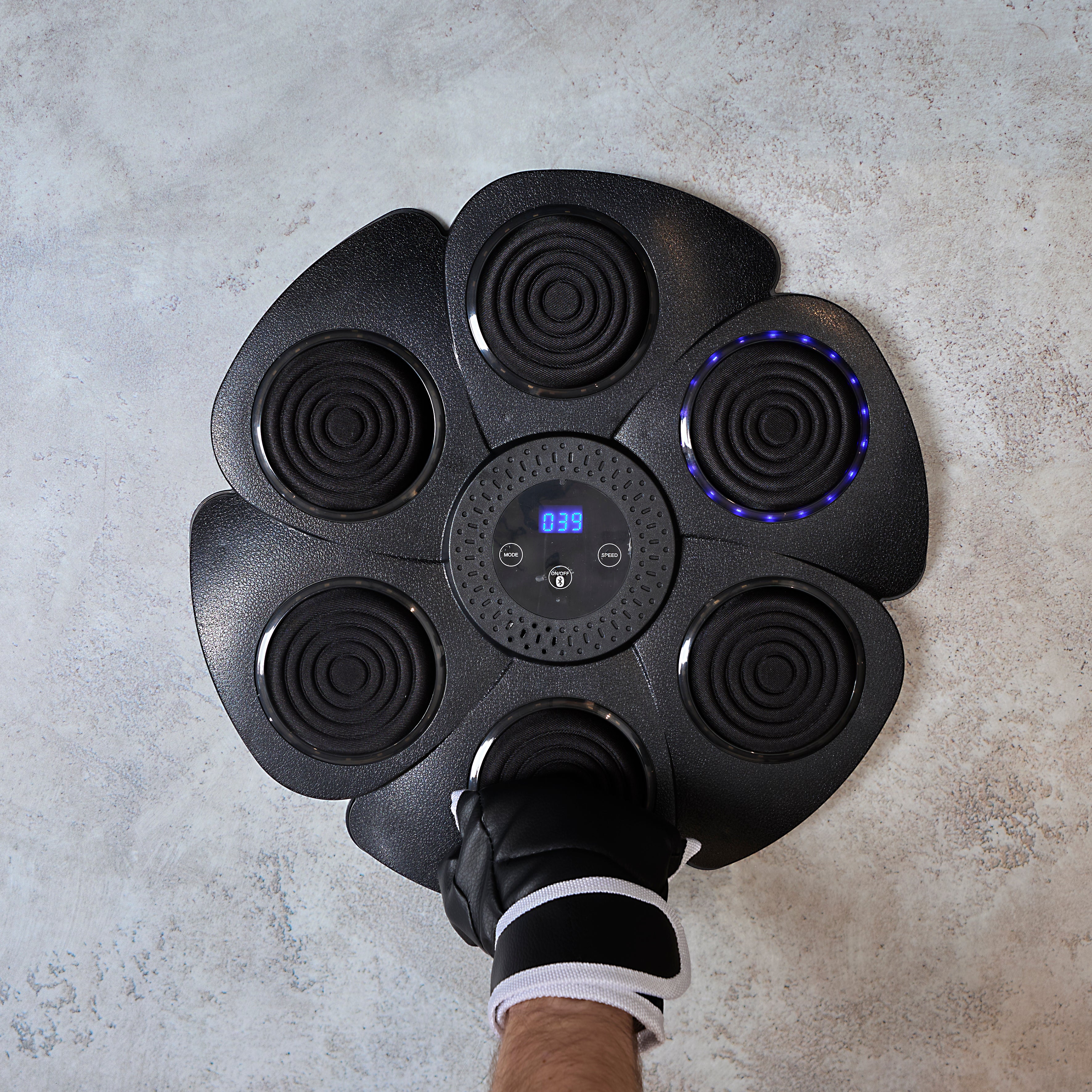 MACHINE DE BOXE A ENCEINTE