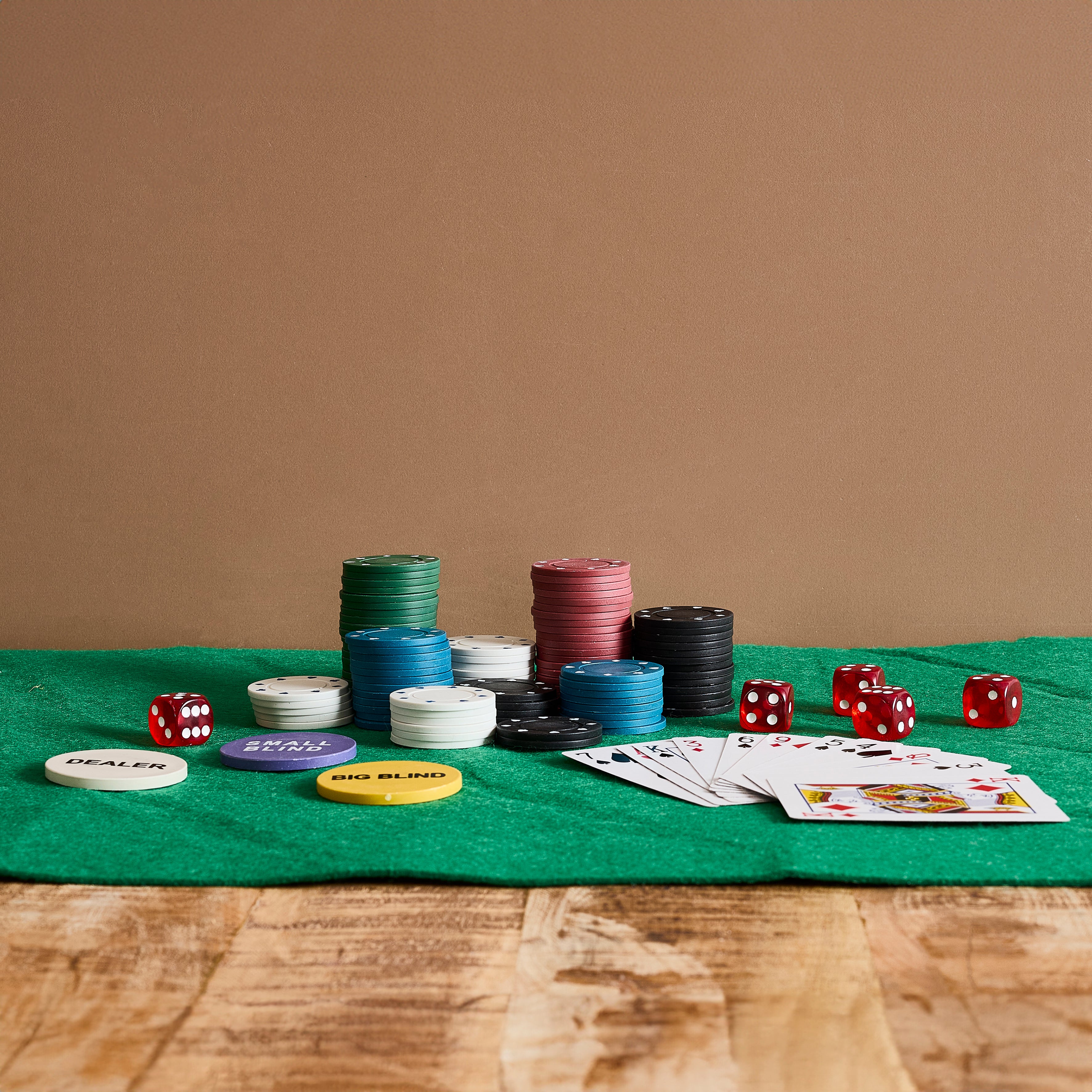 JEU DE CASINO BOITE DE 200 JETONS