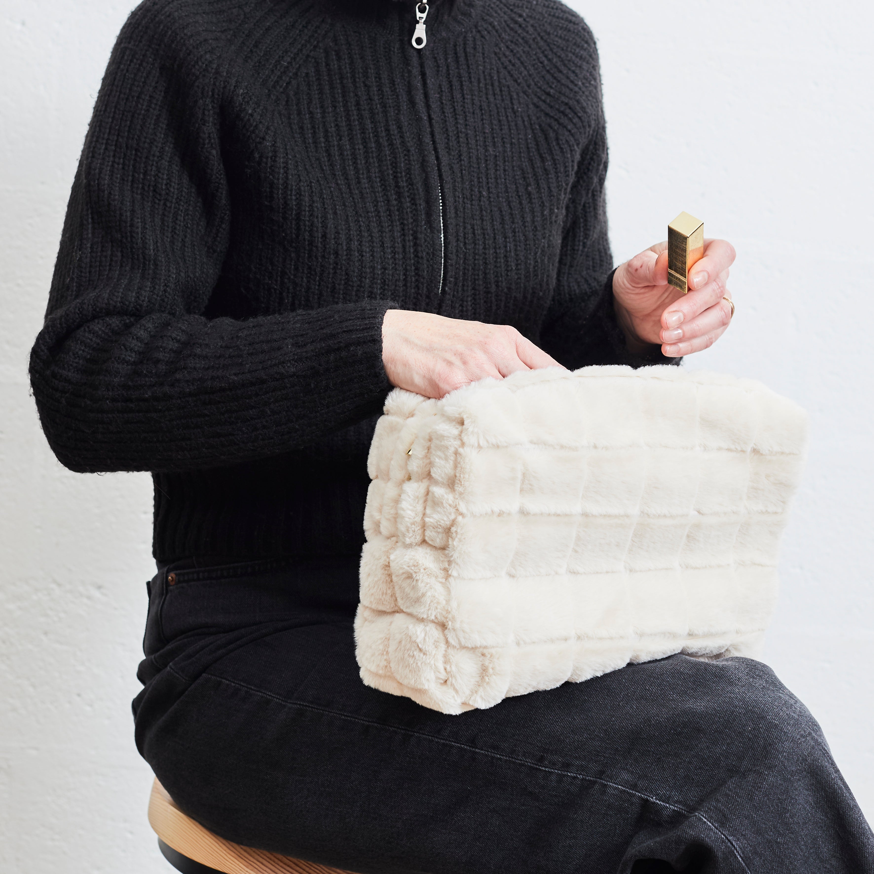 TROUSSE FLUFFY FAUSSE FOURRURE