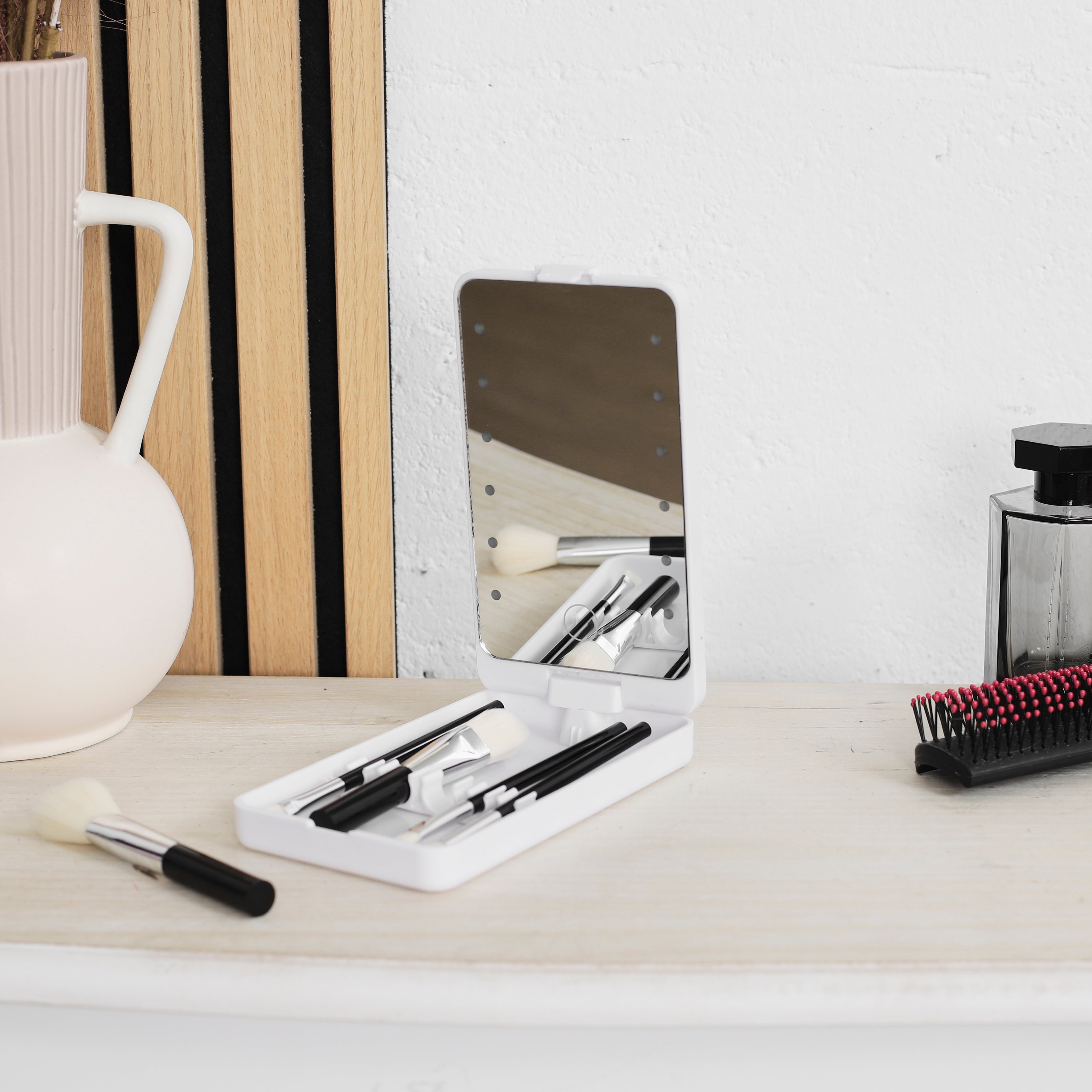 MIROIR LED AVEC 5 PINCEAUX