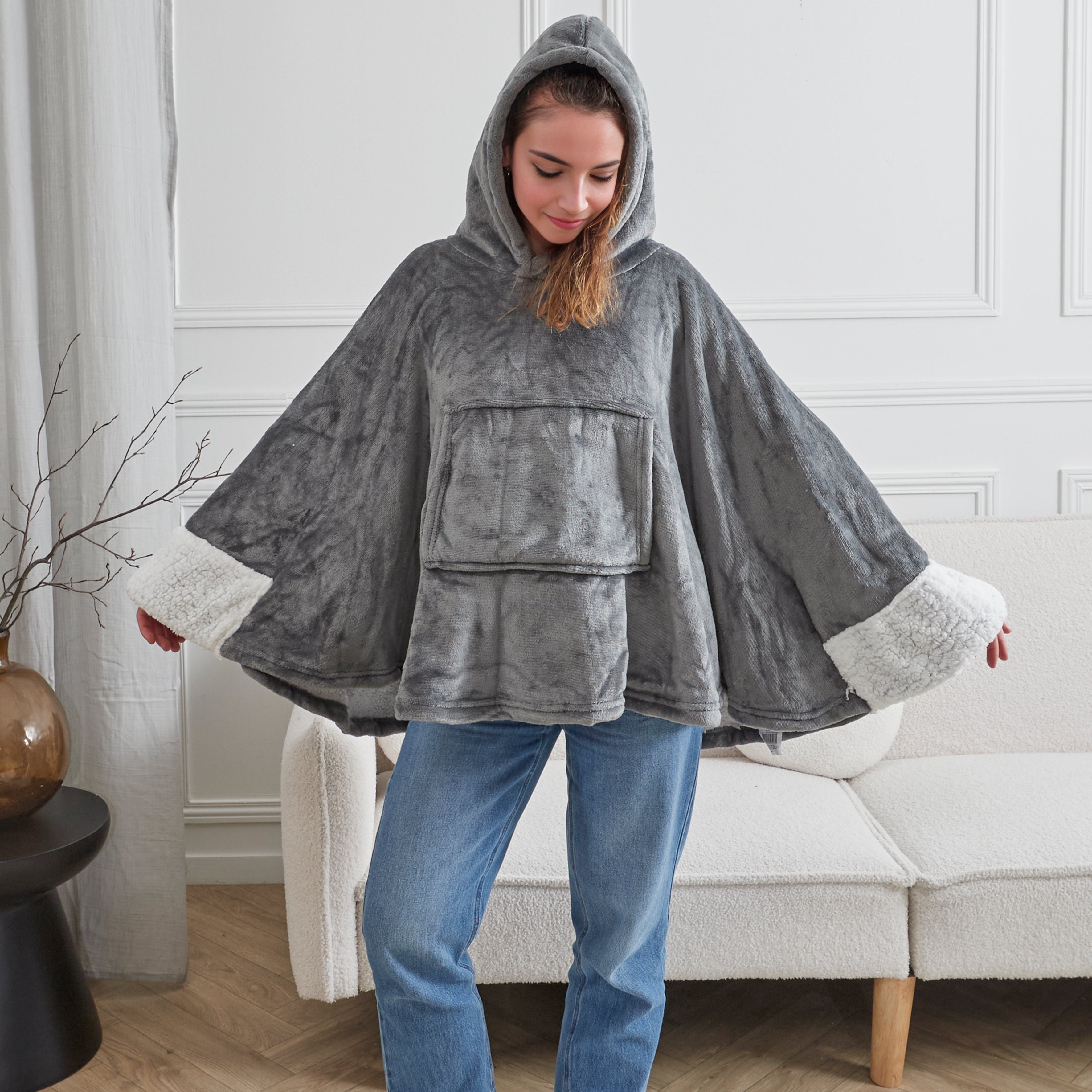 PLAID PONCHO GRIS FONCE MANCHES INT SHERPA