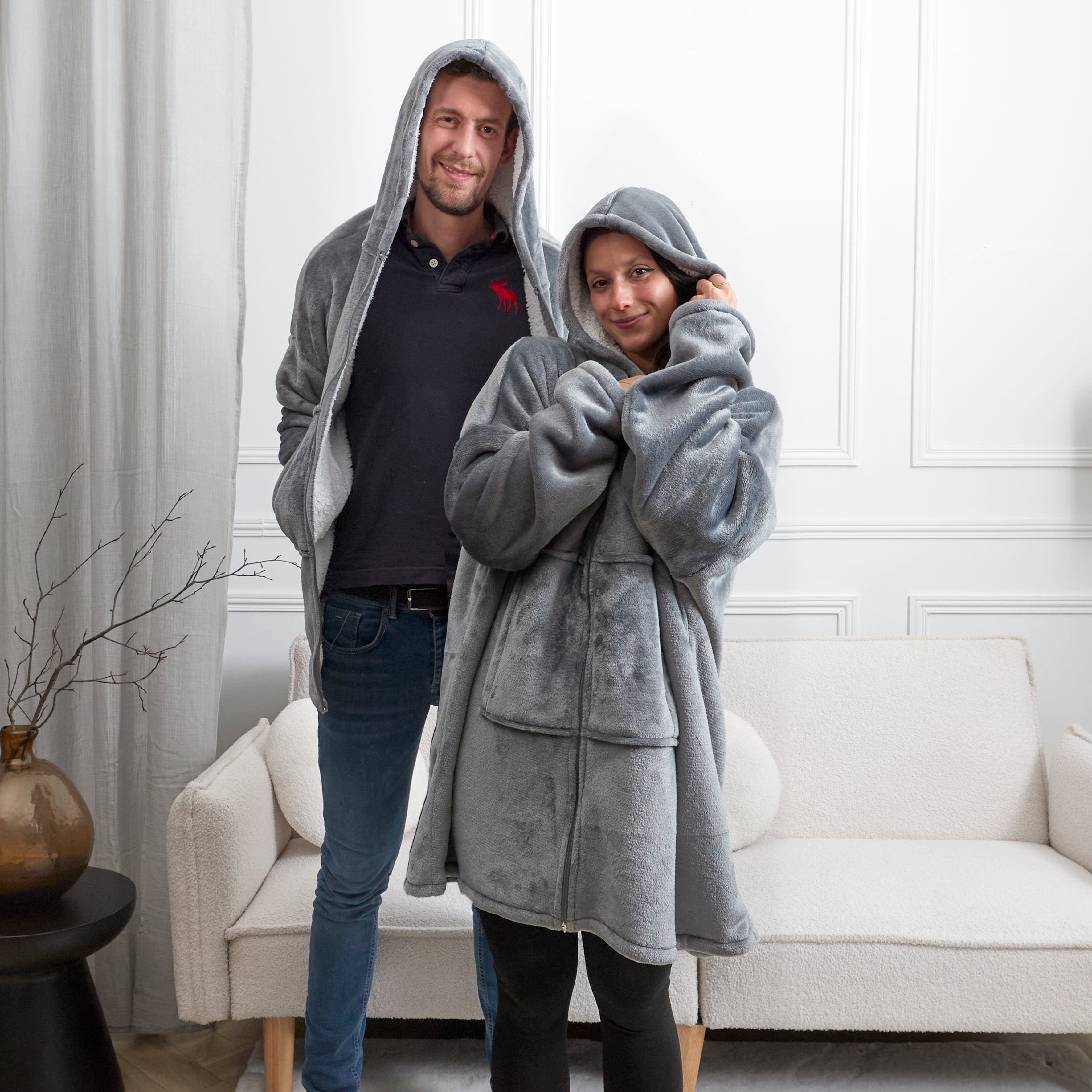 SWEAT A CAPUCHE FERMETURE INTERIEUR SHERPA GRIS