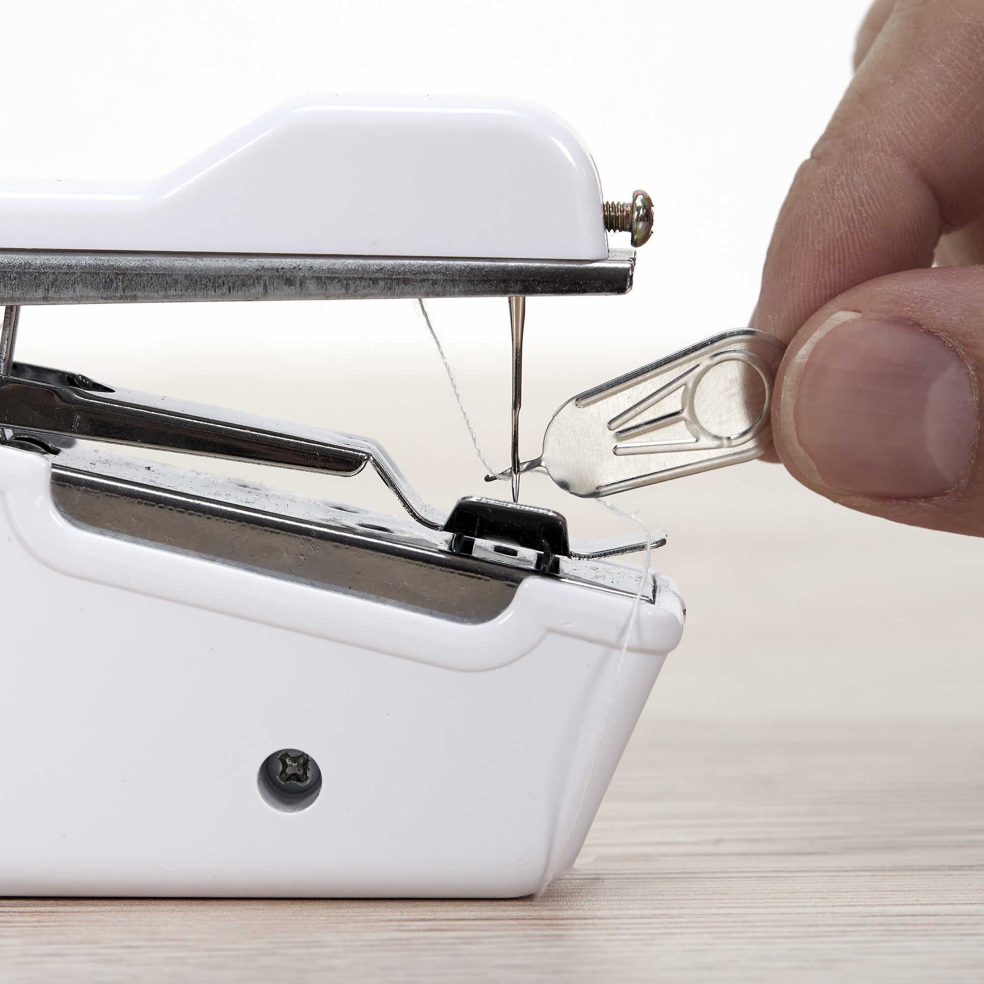 MACHINE A COUDRE PORTABLE