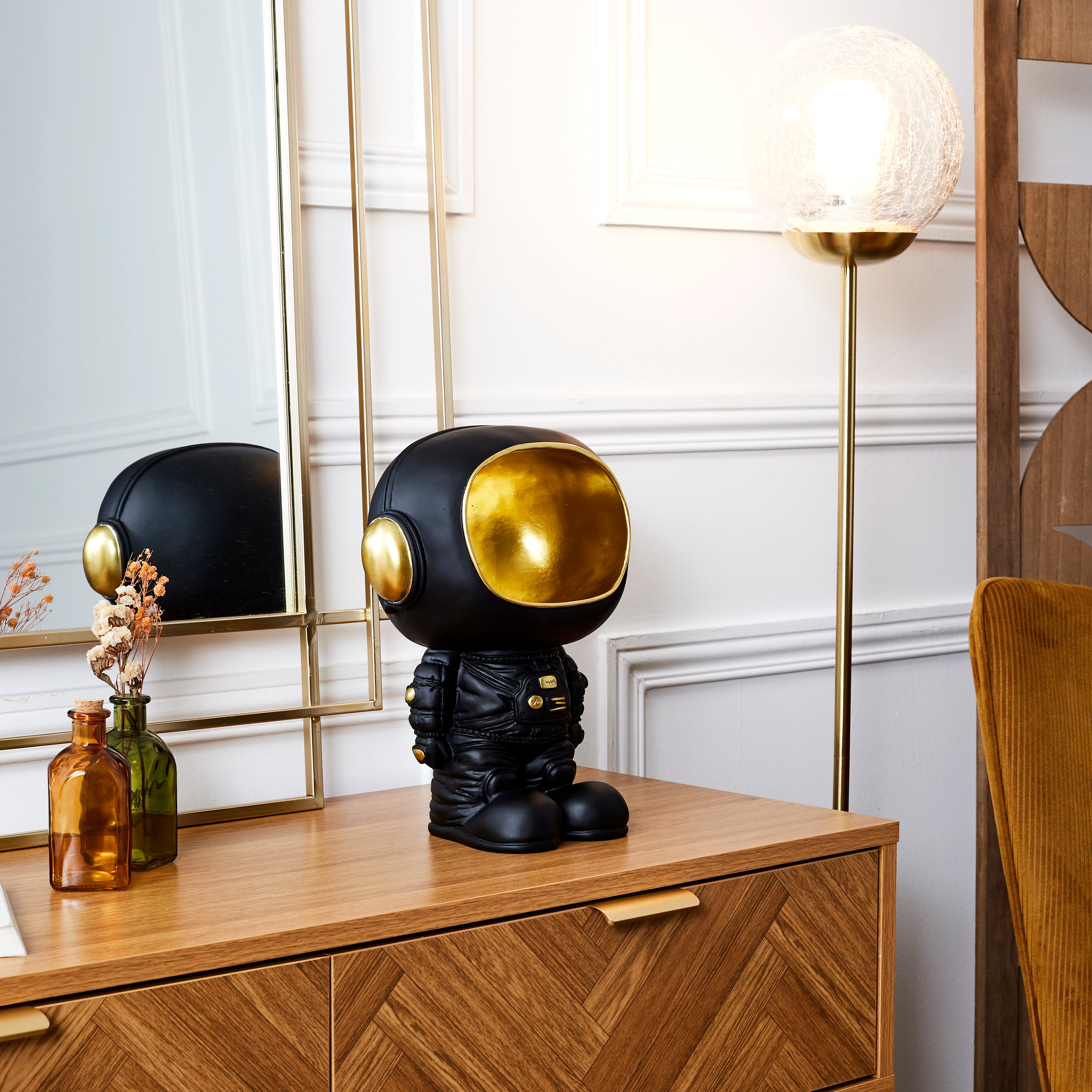 STATUE ASTRONAUTE VIDE POCHE NOIR