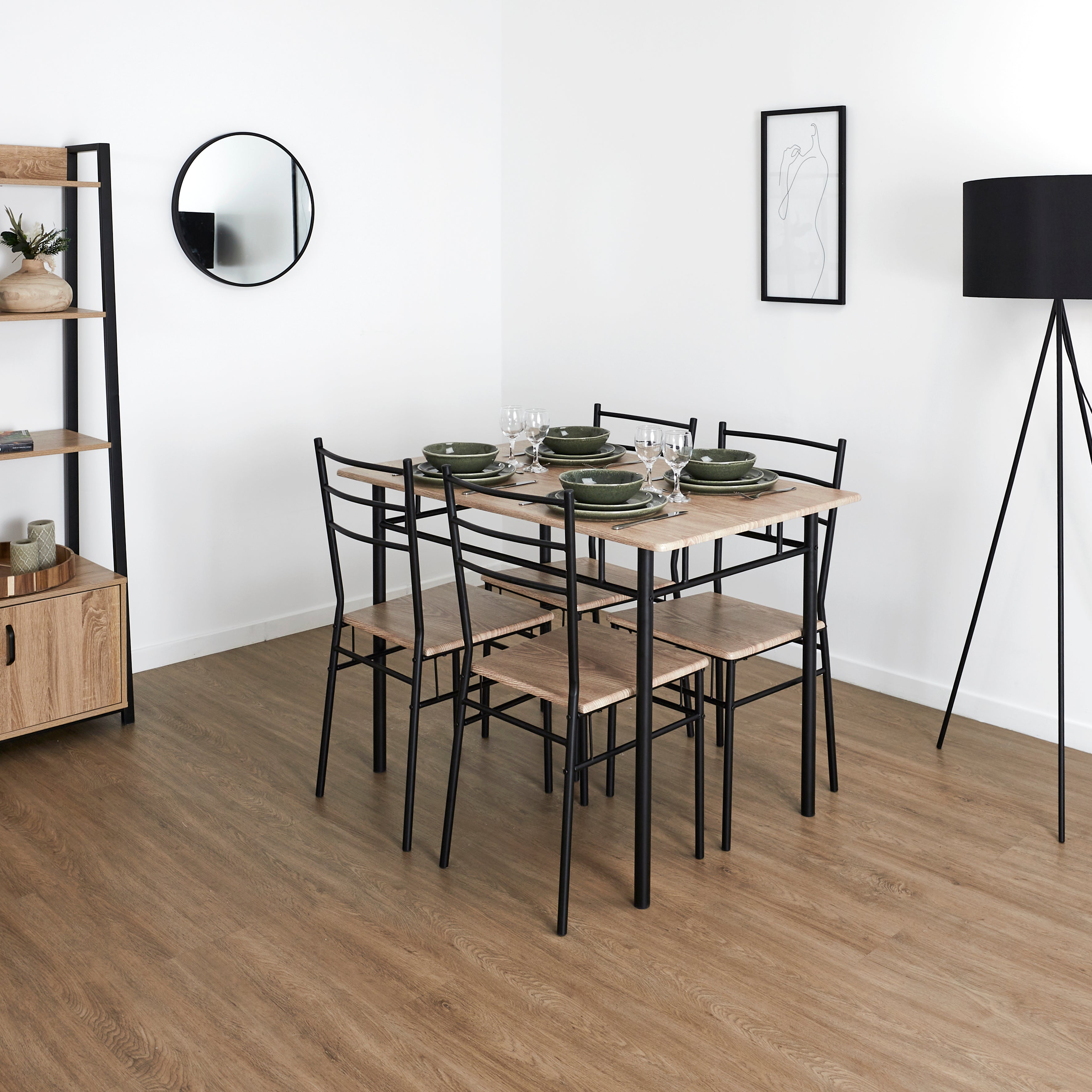 TABLE ET 4 CHAISES LOKA
