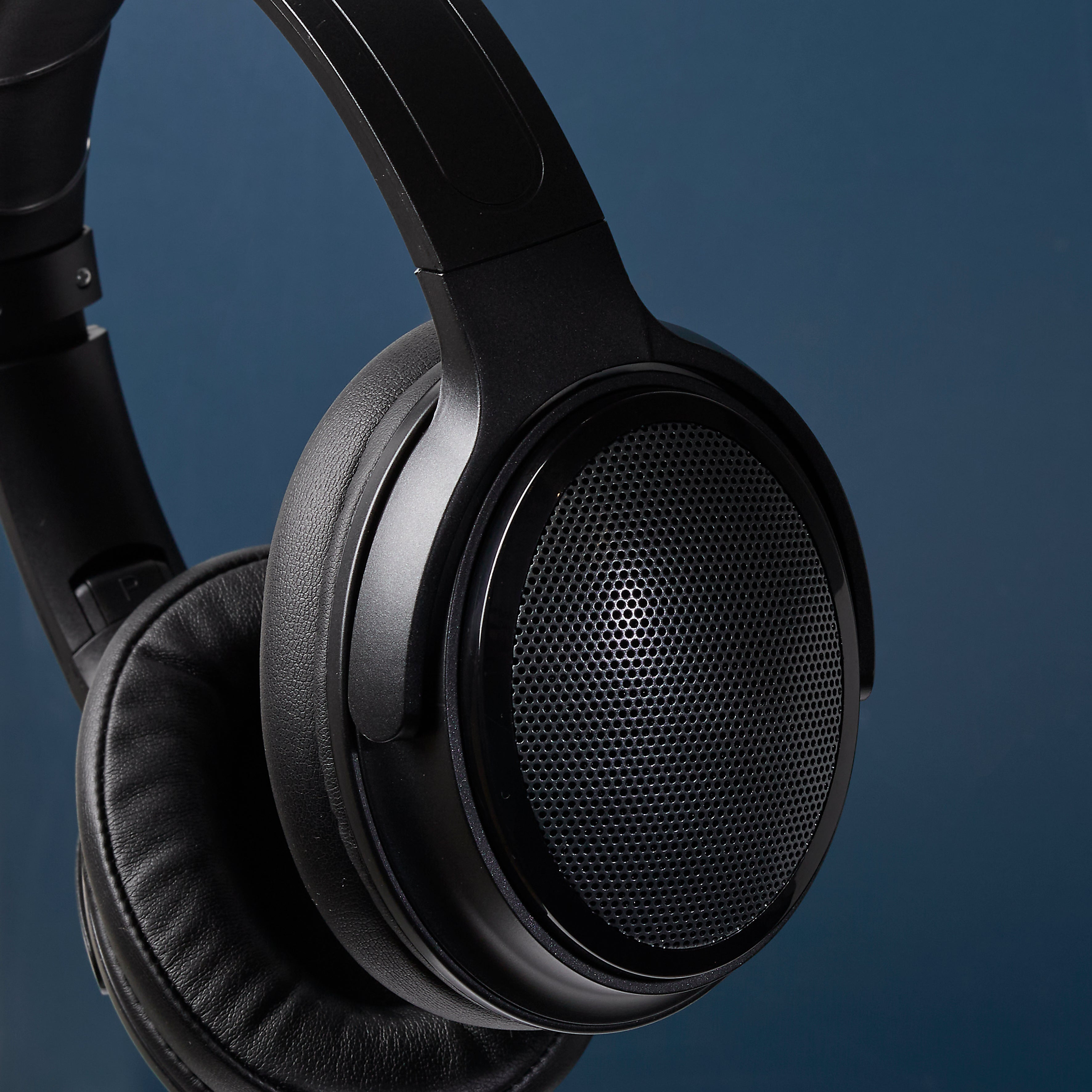 CASQUE ENCEINTE IN AND OUT