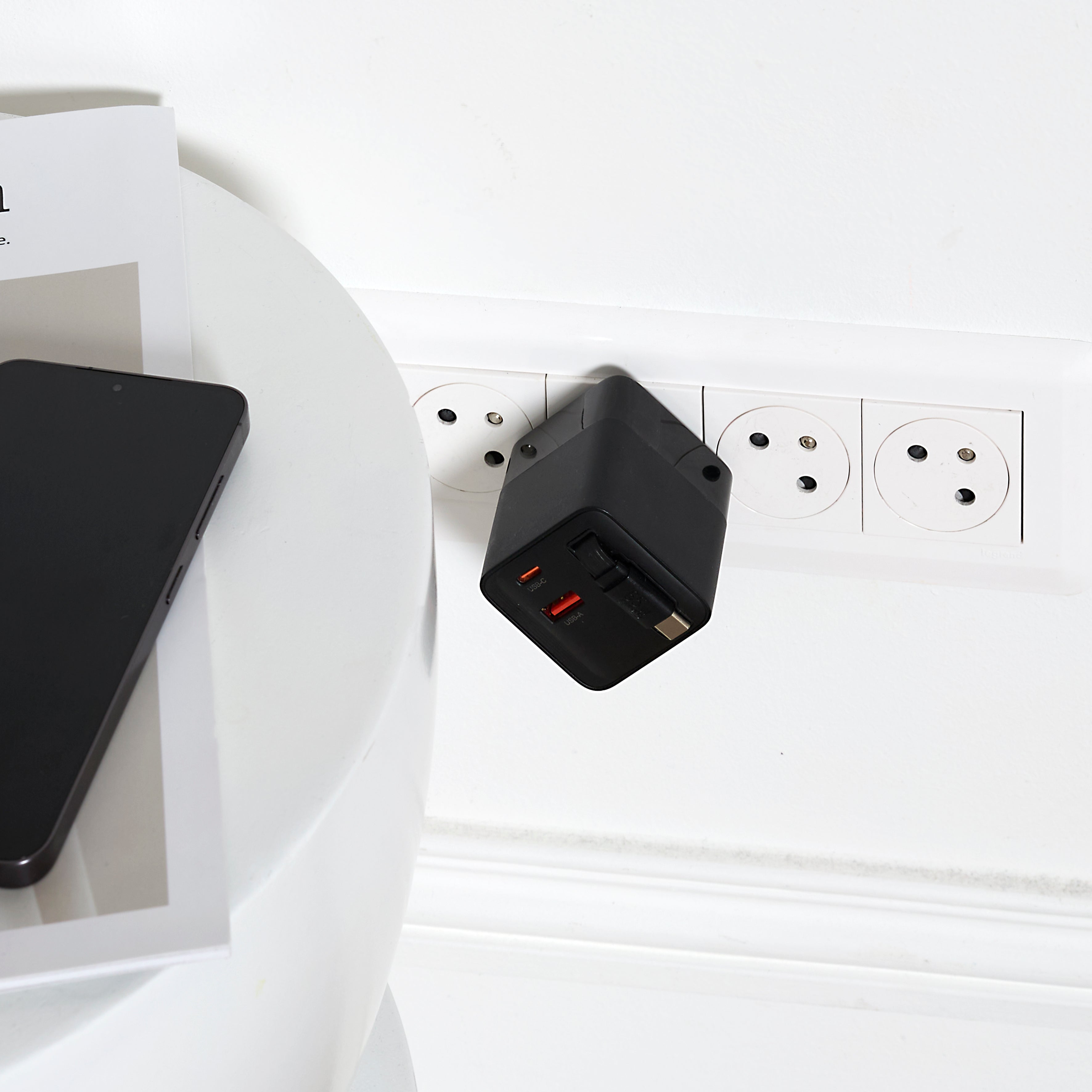 ADAPTATEUR SECTEUR PORT USB ET TYPE C 65W