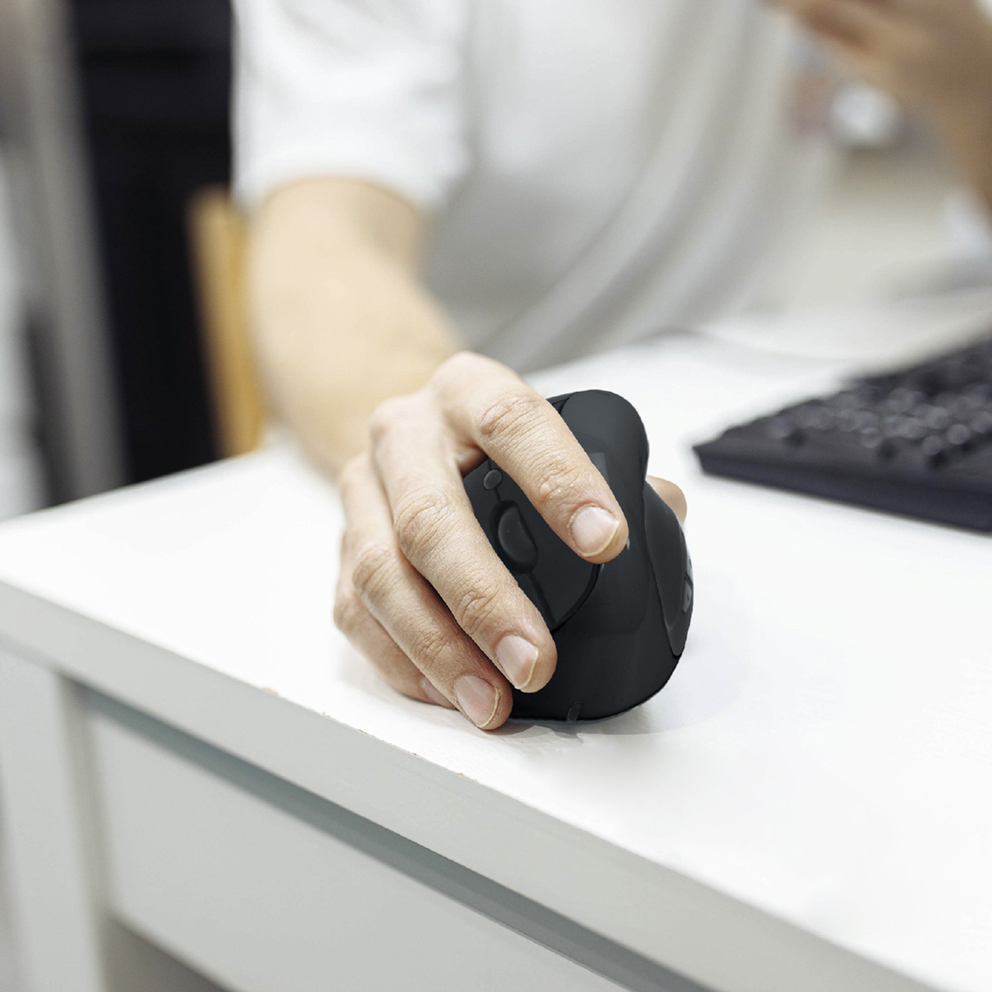 SOURIS ERGONOMIQUE VERTICALE SANS FIL