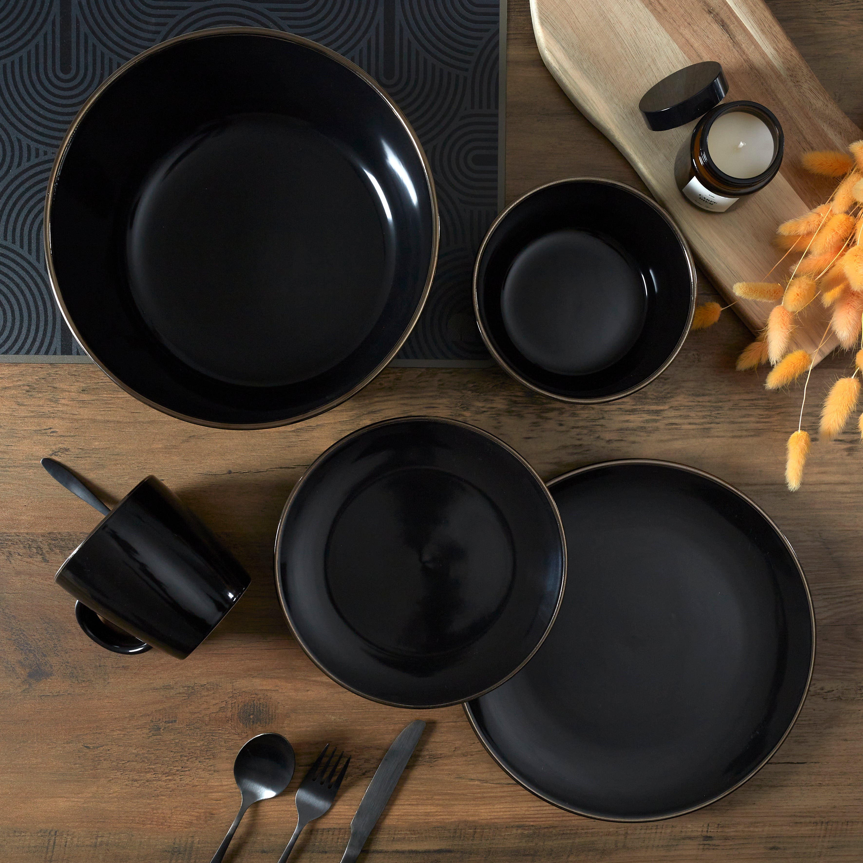 ASSIETTE NOIRE LISERE DORE D26CM - LOT DE 6