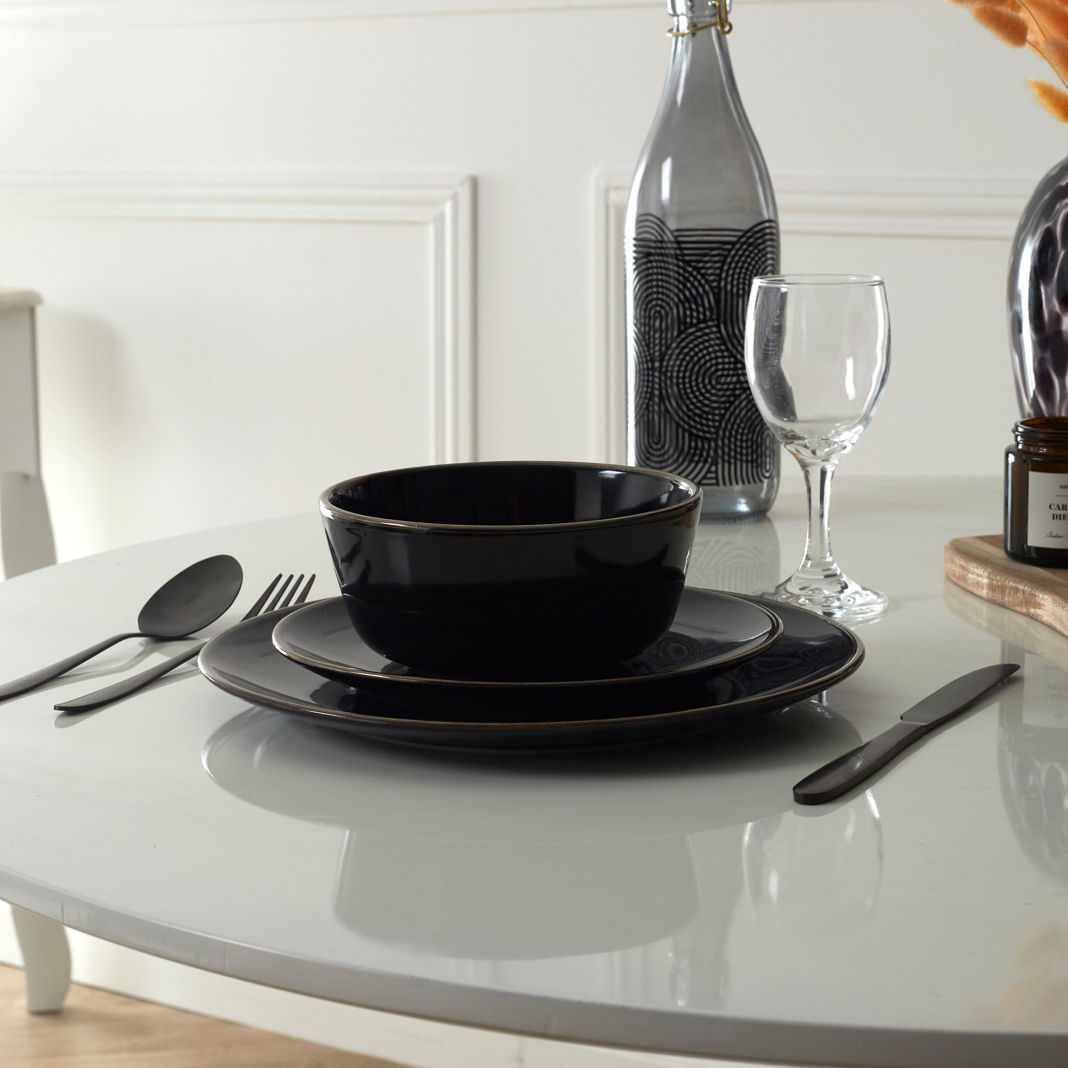 ASSIETTE NOIRE LISERE DORE D20CM - LOT DE 6