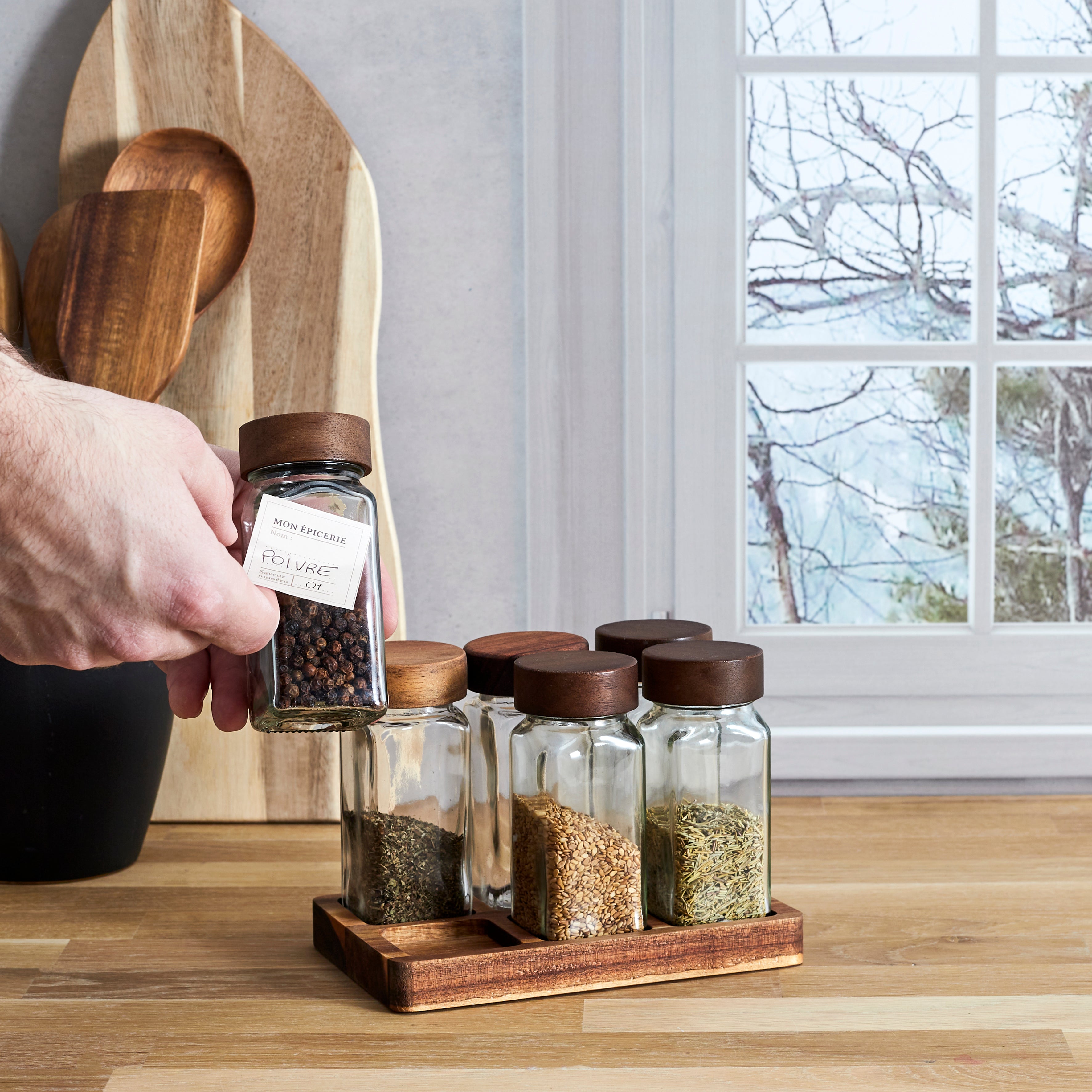 BOCAUX A EPICES X6 SUR PLATEAU ACACIA