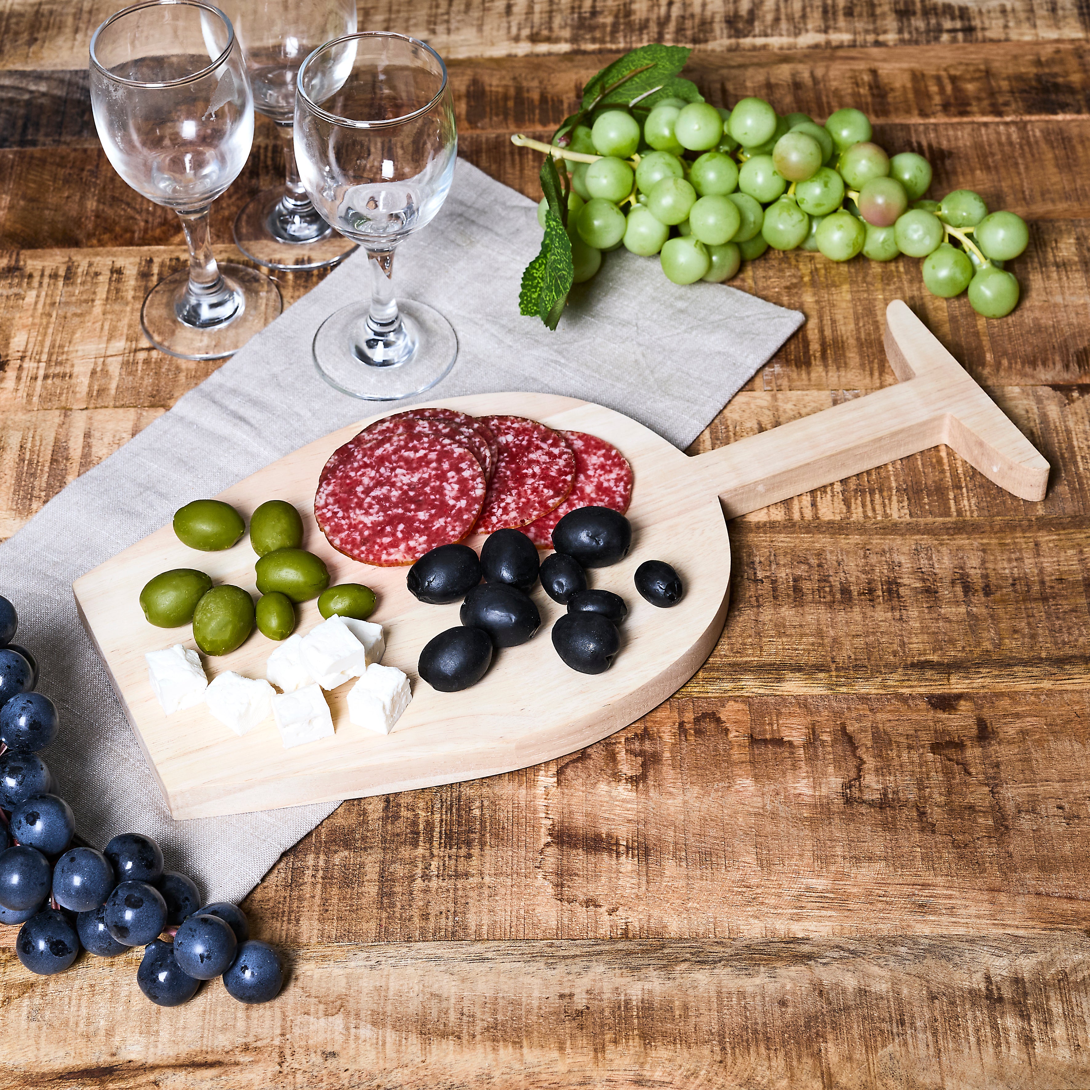PLANCHE APERO EN FORME DE VERRE DE VIN