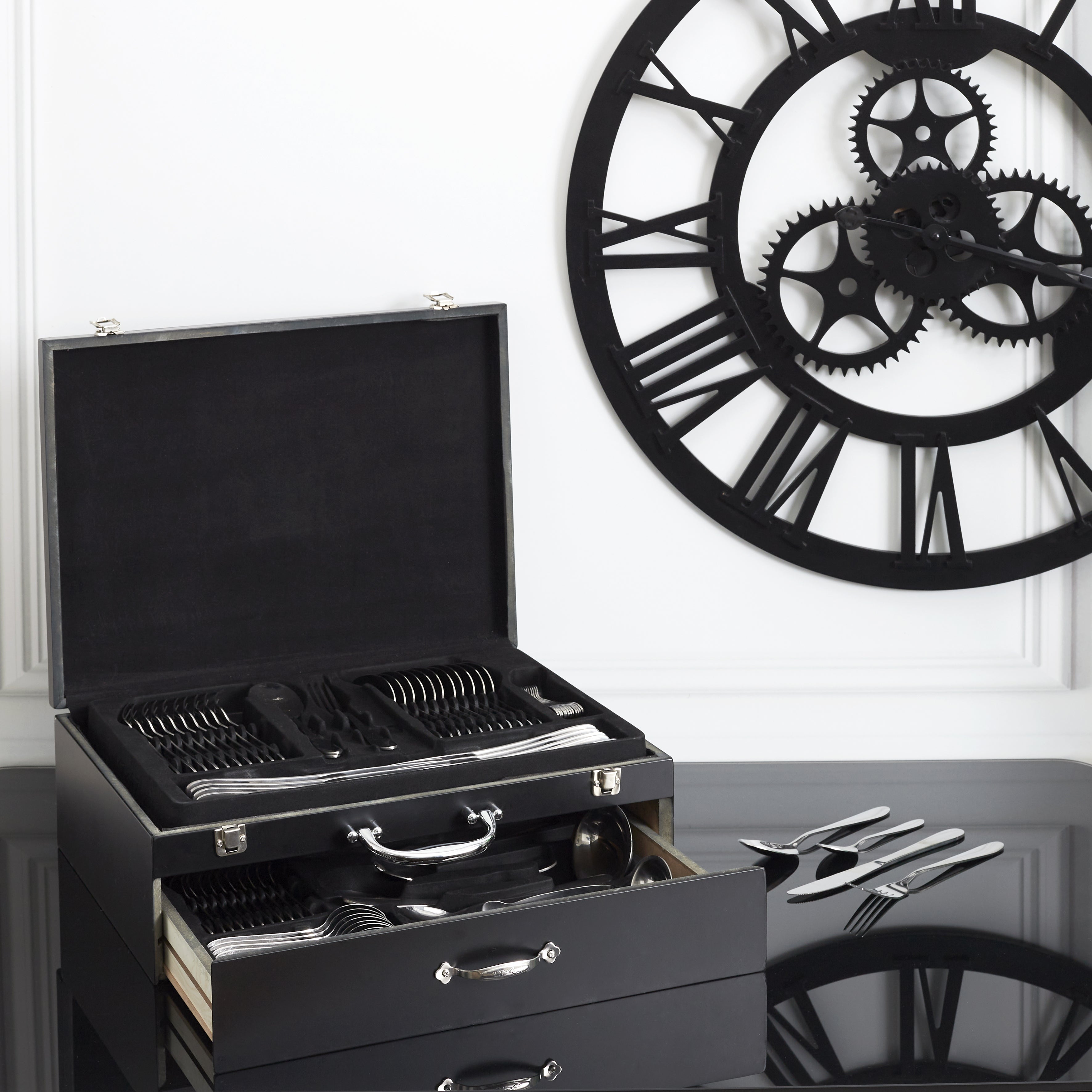 MENAGERE 84 PIECES COFFRET EN BOIS AVEC TIROIR