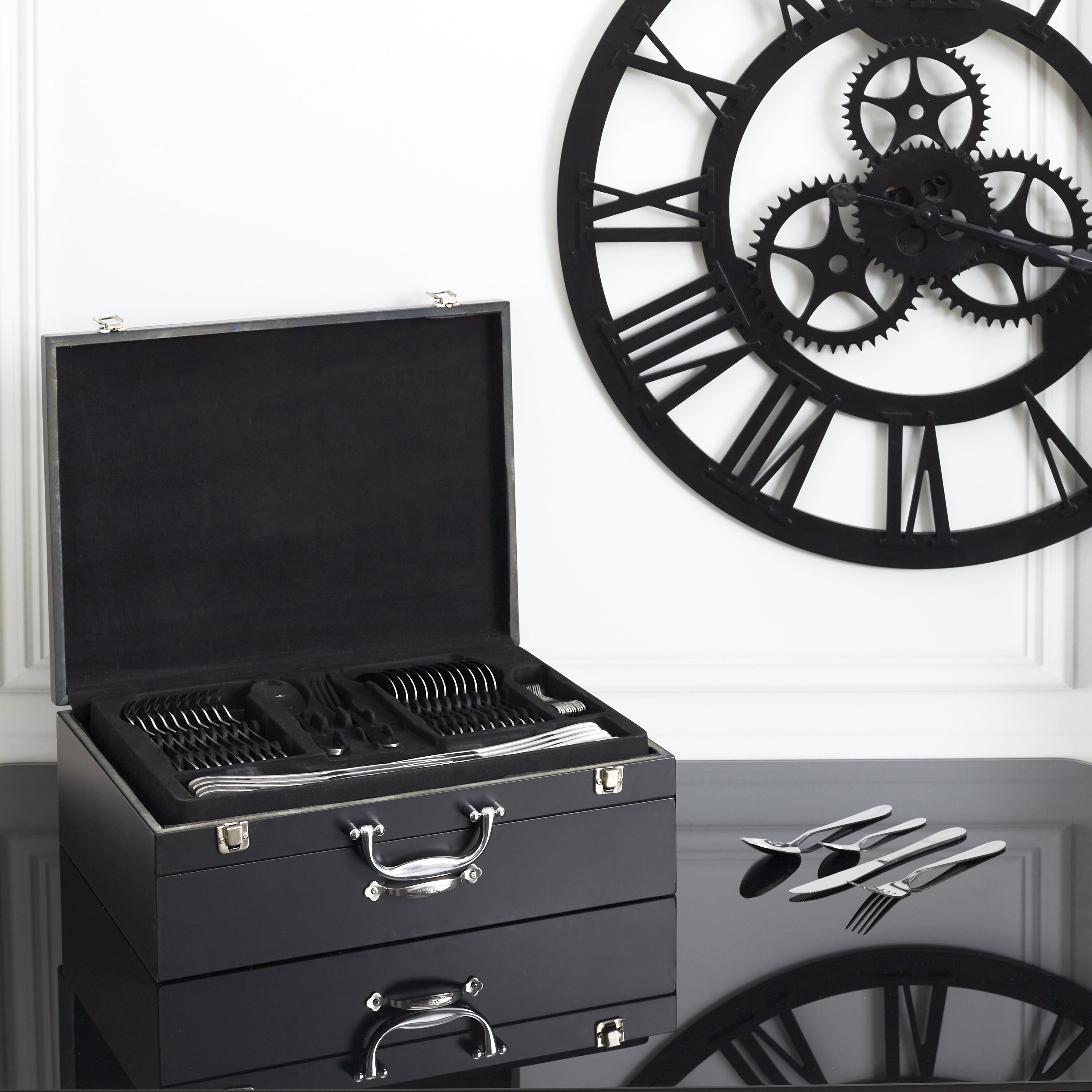 MENAGERE 84 PIECES COFFRET EN BOIS AVEC TIROIR