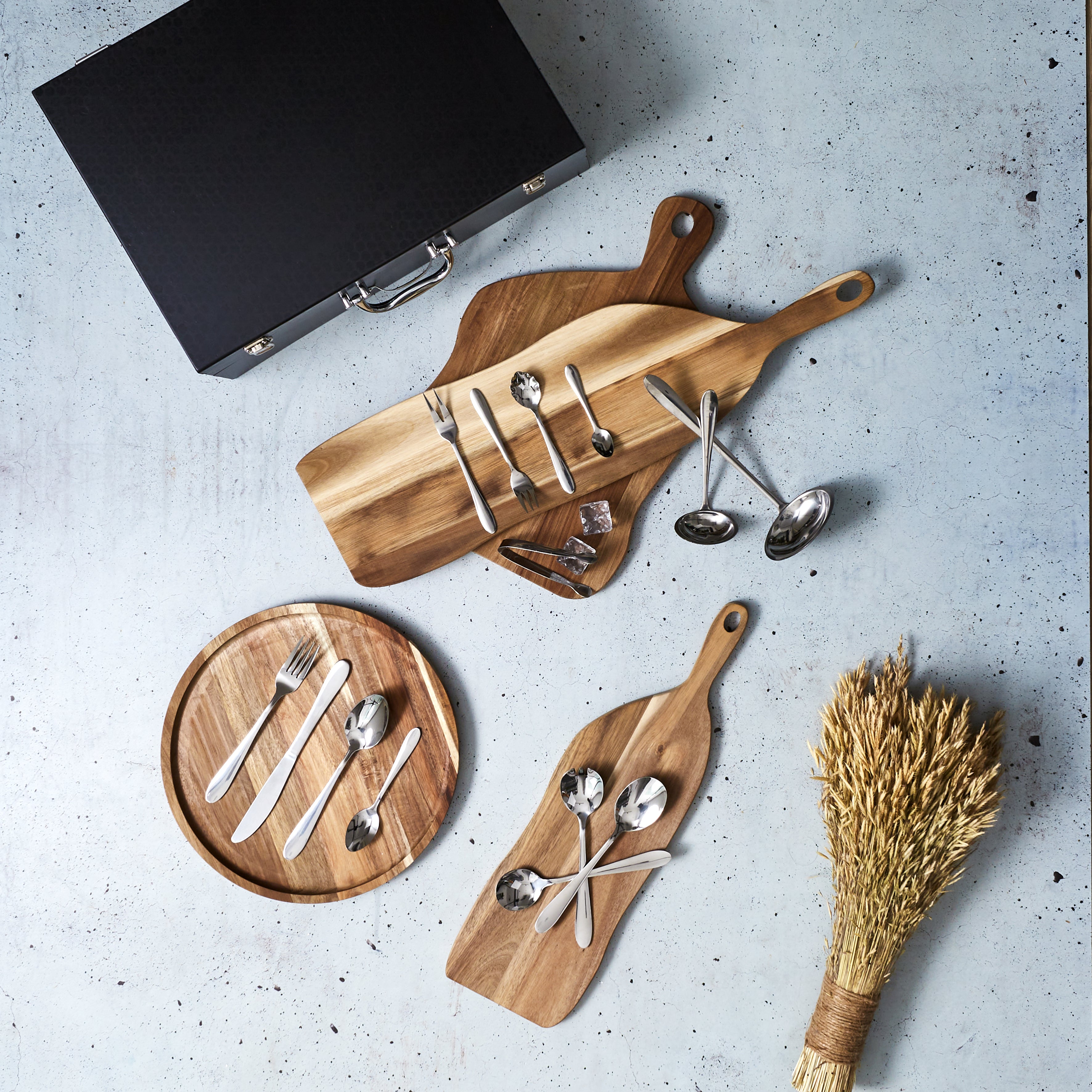 MENAGERE 84 PIECES COFFRET EN BOIS AVEC TIROIR