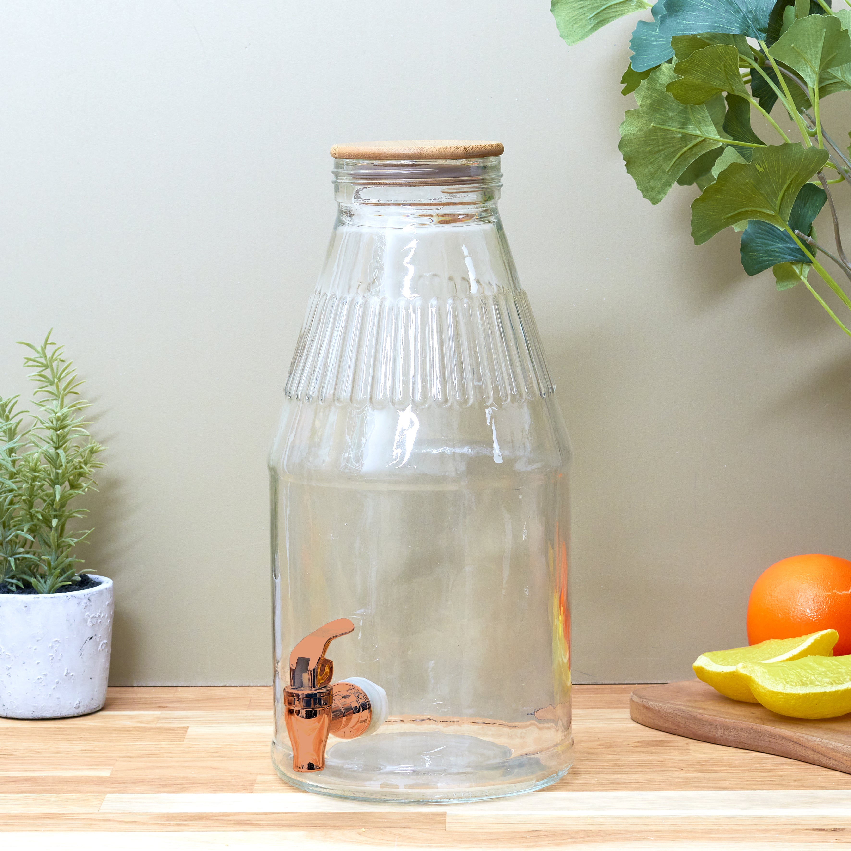 FONTAINE AVEC COUVERCLE EN BOIS 3.8L