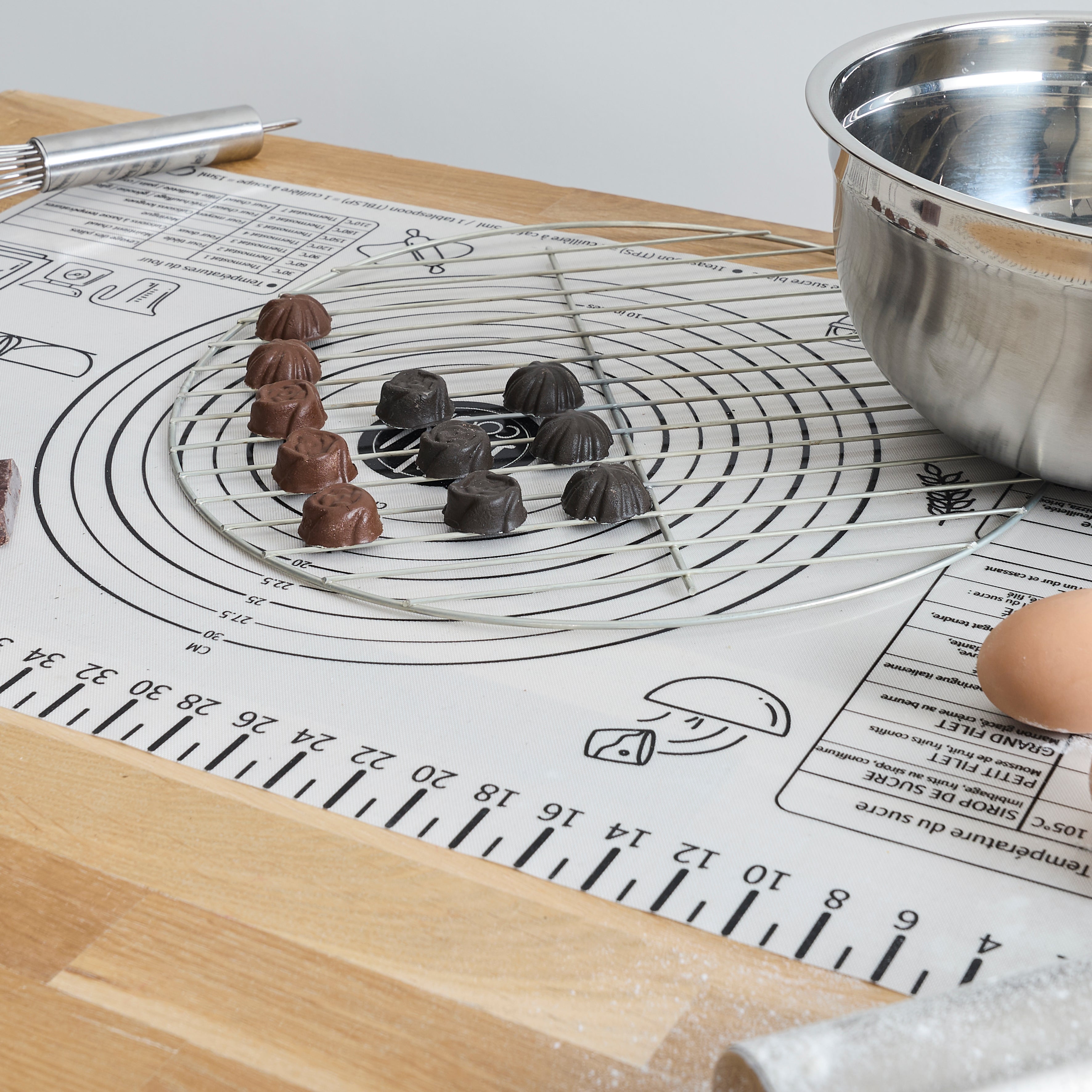 TAPIS PATISSERIE ANTI ADHESIF GRADUE 60X40CM