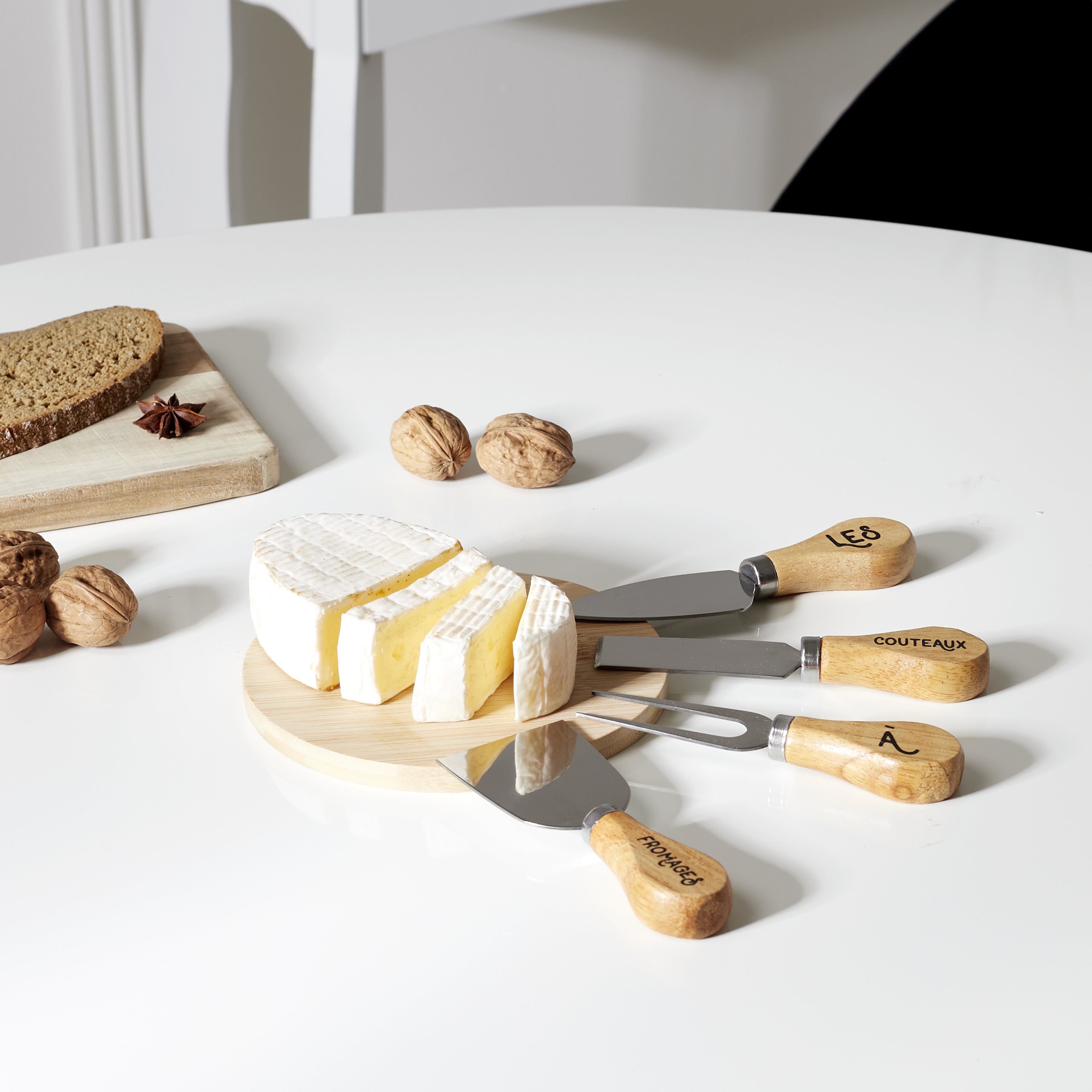 COFFRET FROMAGES COUTEAU X4 ET PLANCHE
