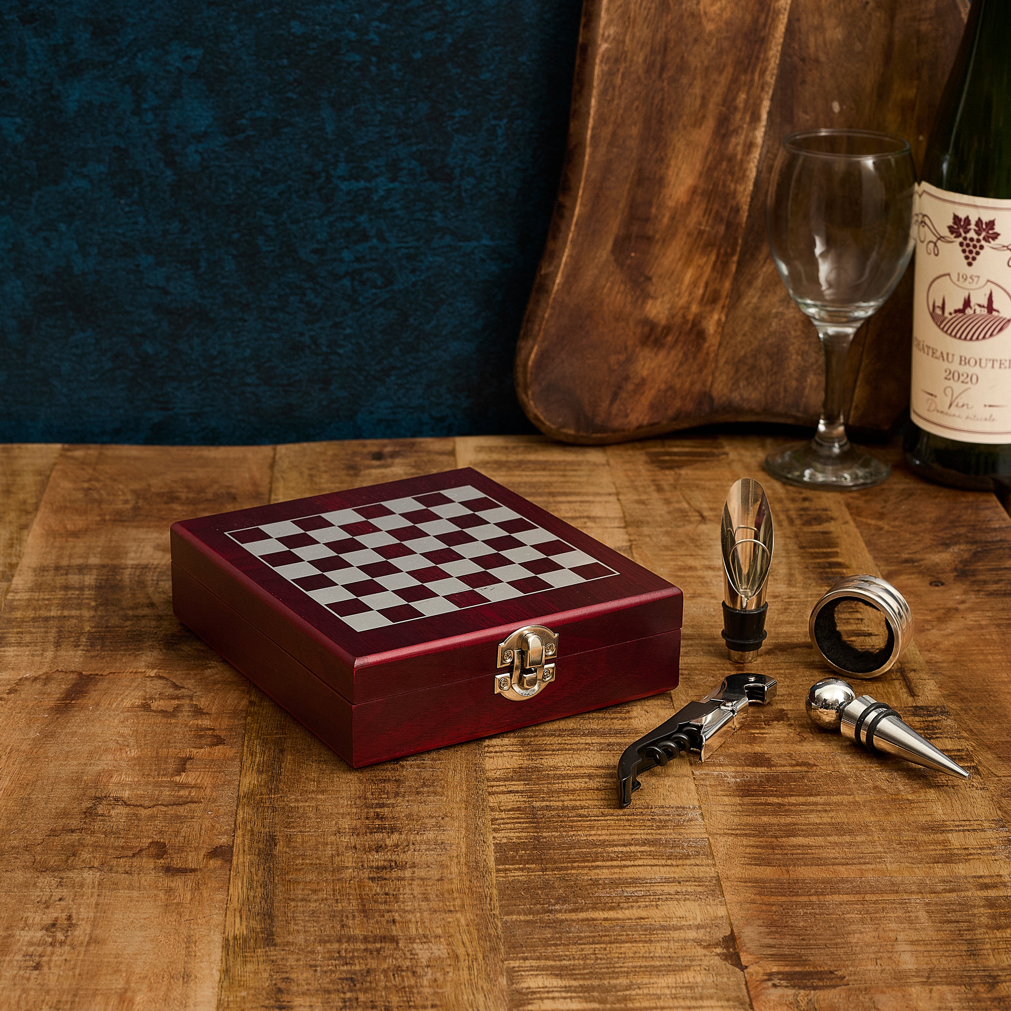 COFFRET VIN 4 PIECES AVEC ECHIQUIER