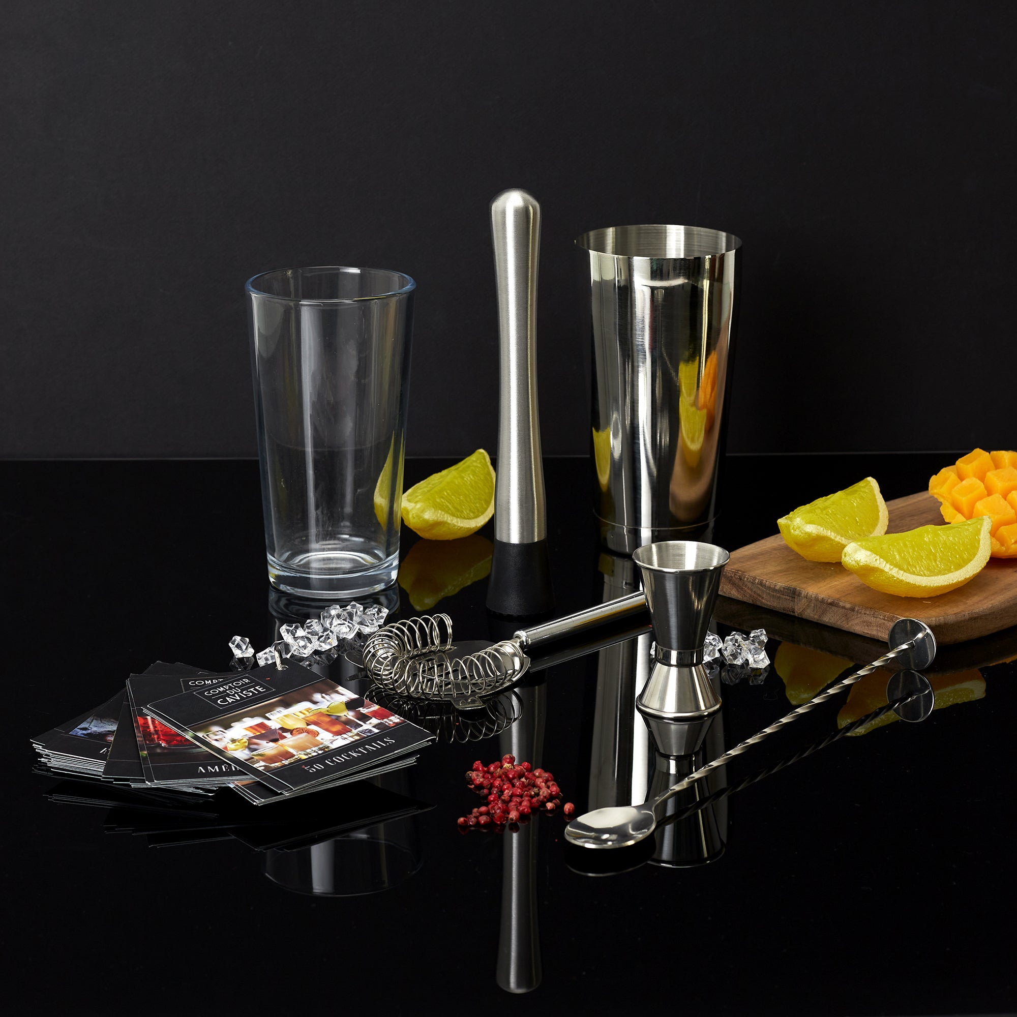 SET A COCKTAIL 5 ACCESSOIRES ET 50 RECETTES