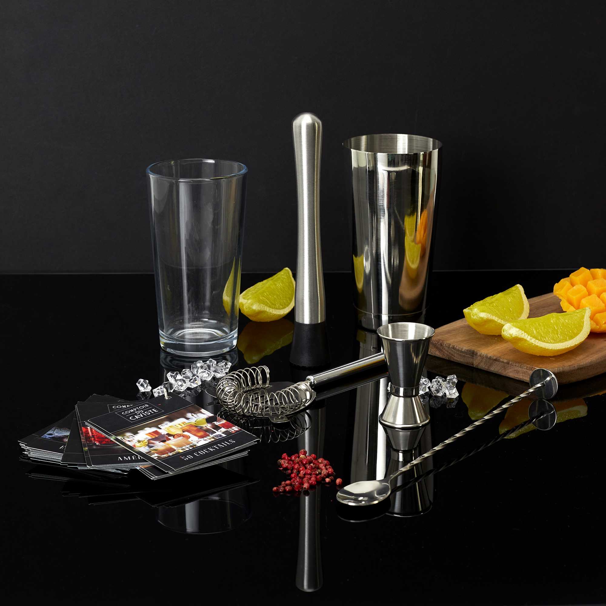 SET A COCKTAIL 5 ACCESSOIRES ET 50 RECETTES