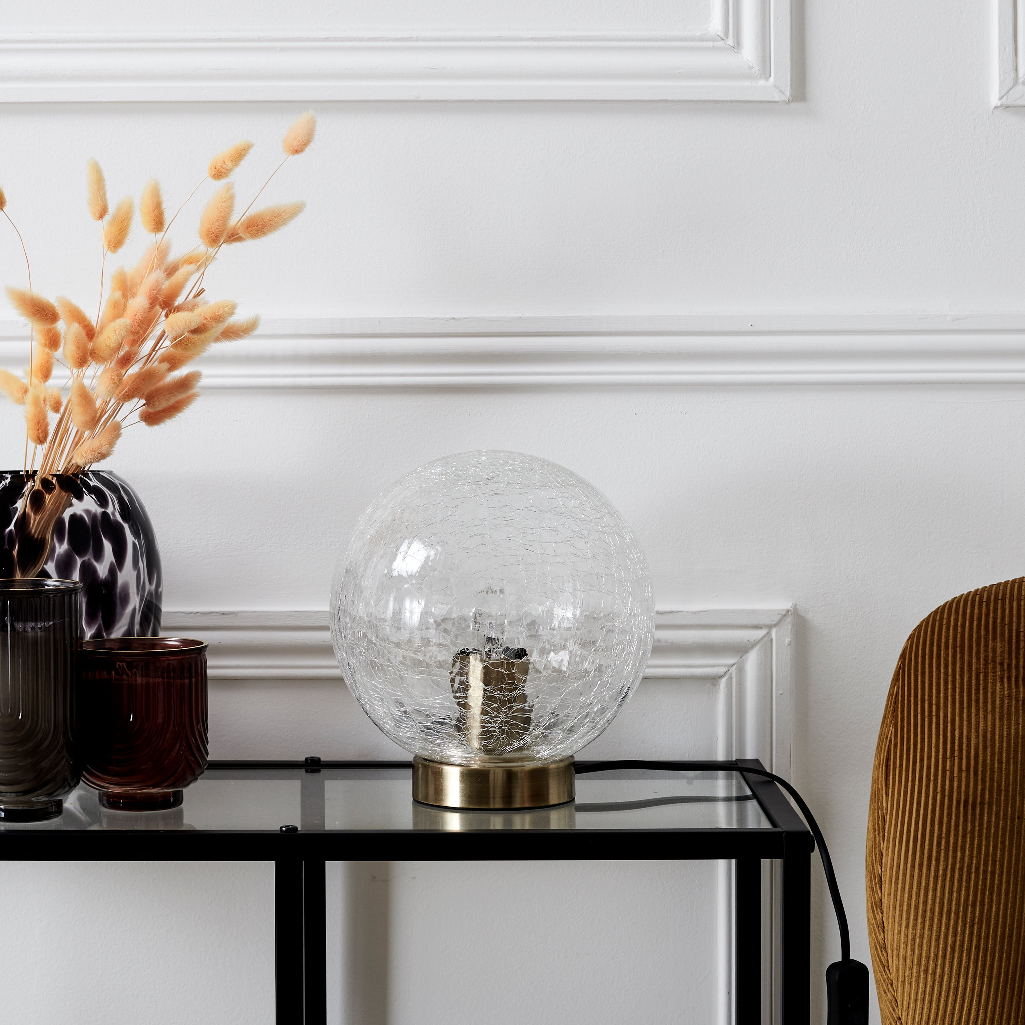 LAMPE A POSER BOULE EN VERRE CISELE
