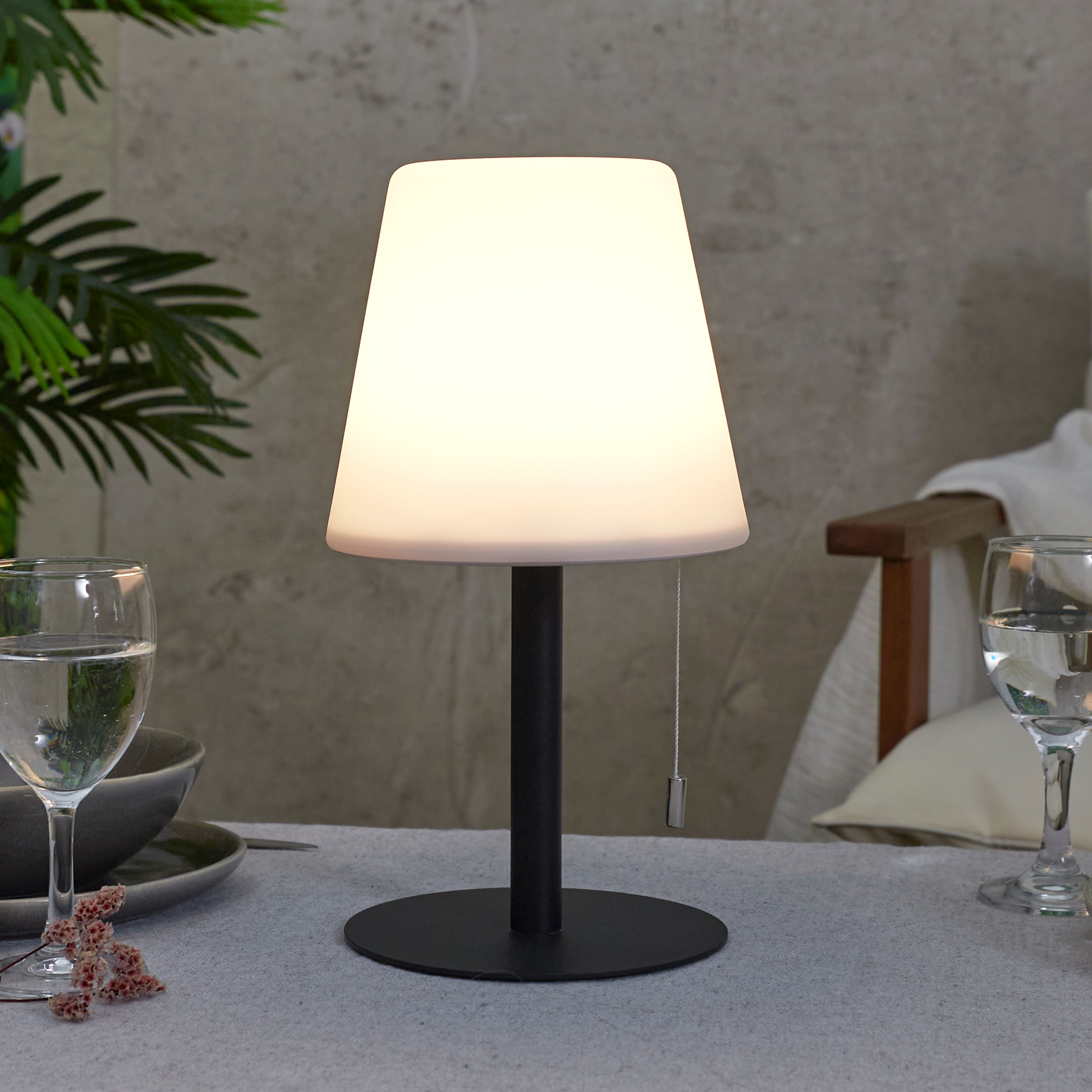 LAMPE DE TABLE RECHARGEABLE IP44 GRIS H30CM