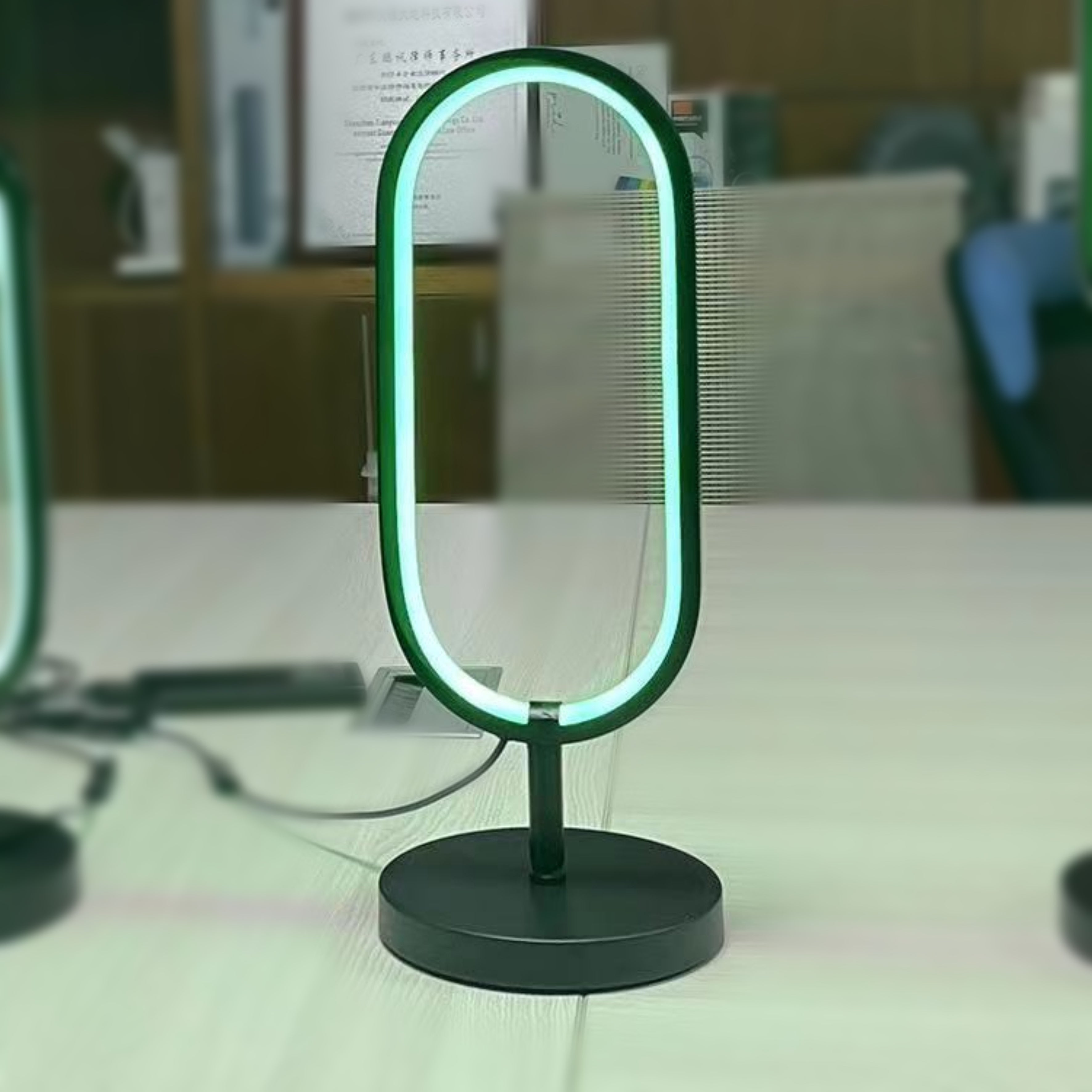 LAMPE DE TABLE LED USB ICONIC NOIR